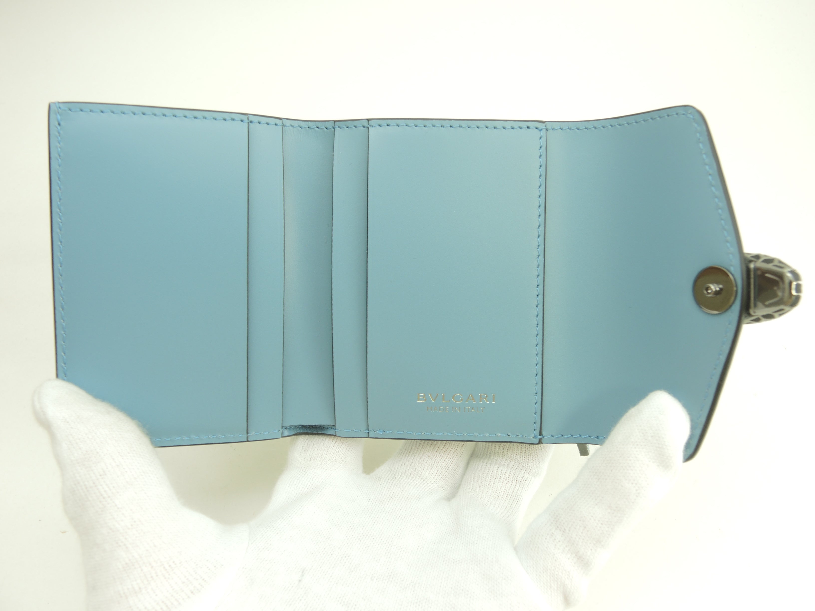 Bvlgari, portafoglio a tre ante Serpenti, pelle goffrata azzurra, mini portafoglio, nuovo con etichette@ 9