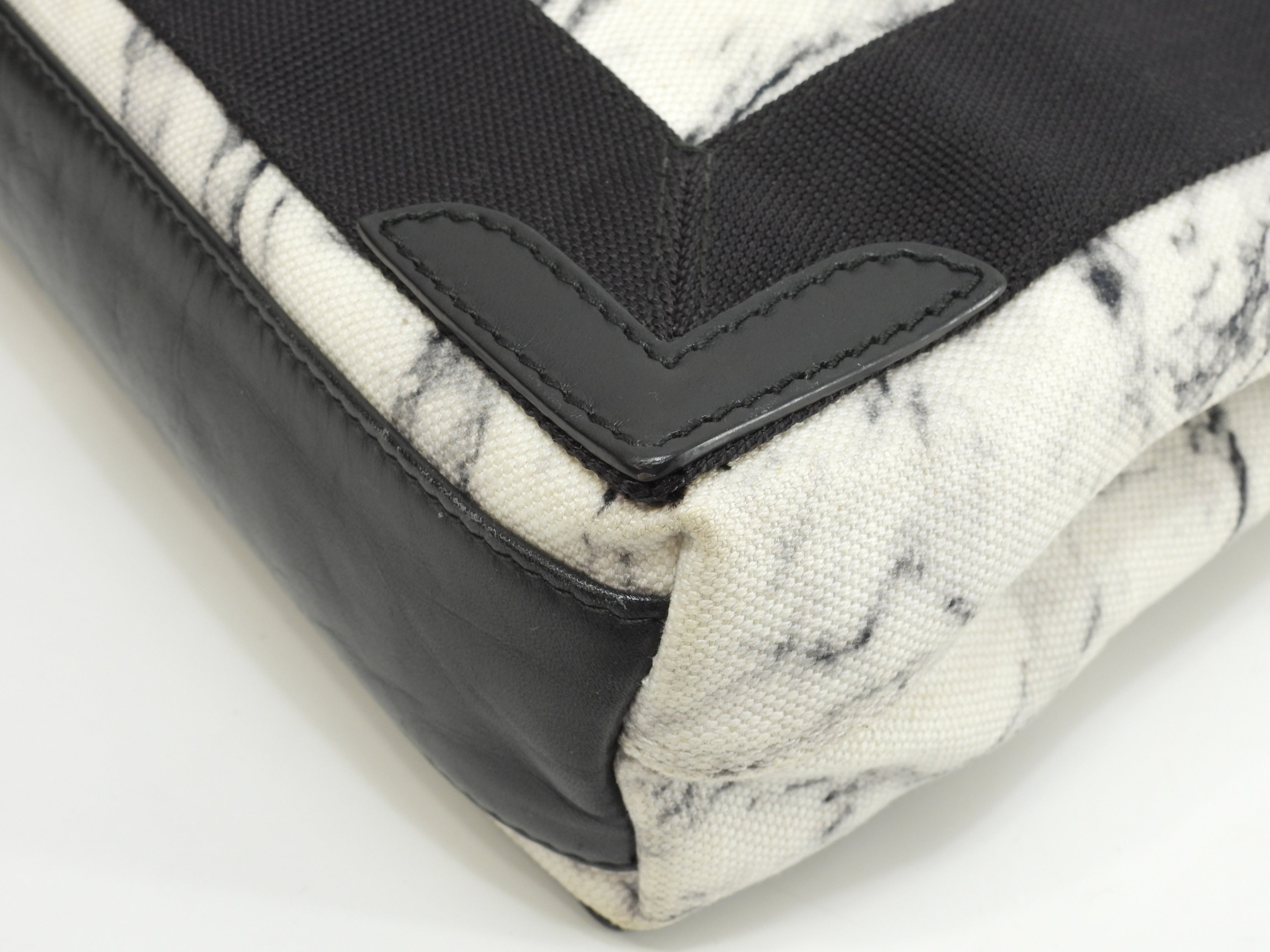 Balenciaga Navy Cabas XS in tela/pelle, motivo marmo bianco e nero, pochette mini borsa a mano @ 18