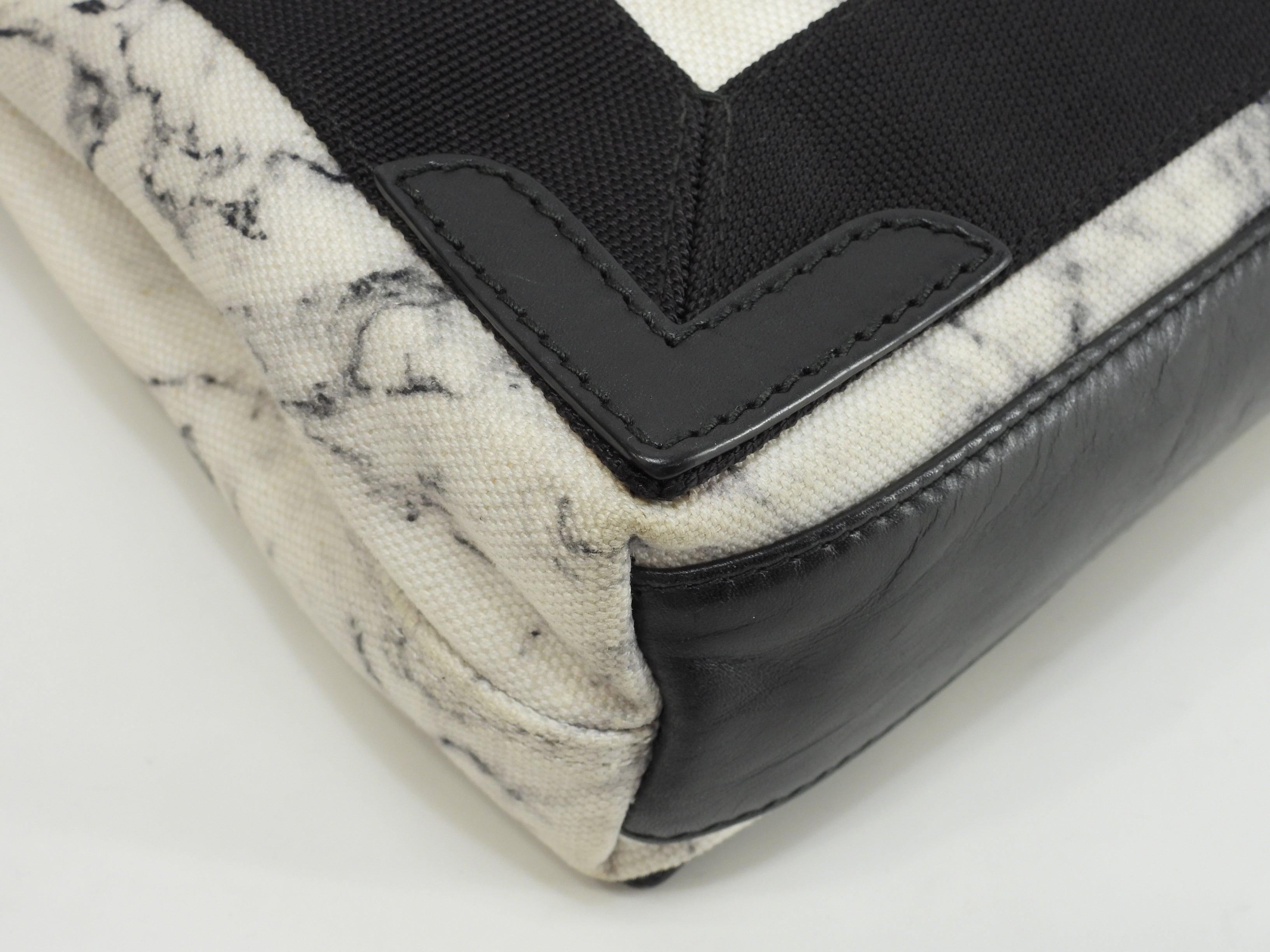 Balenciaga Navy Cabas XS in tela/pelle, motivo marmo bianco e nero, pochette mini borsa a mano @ 18