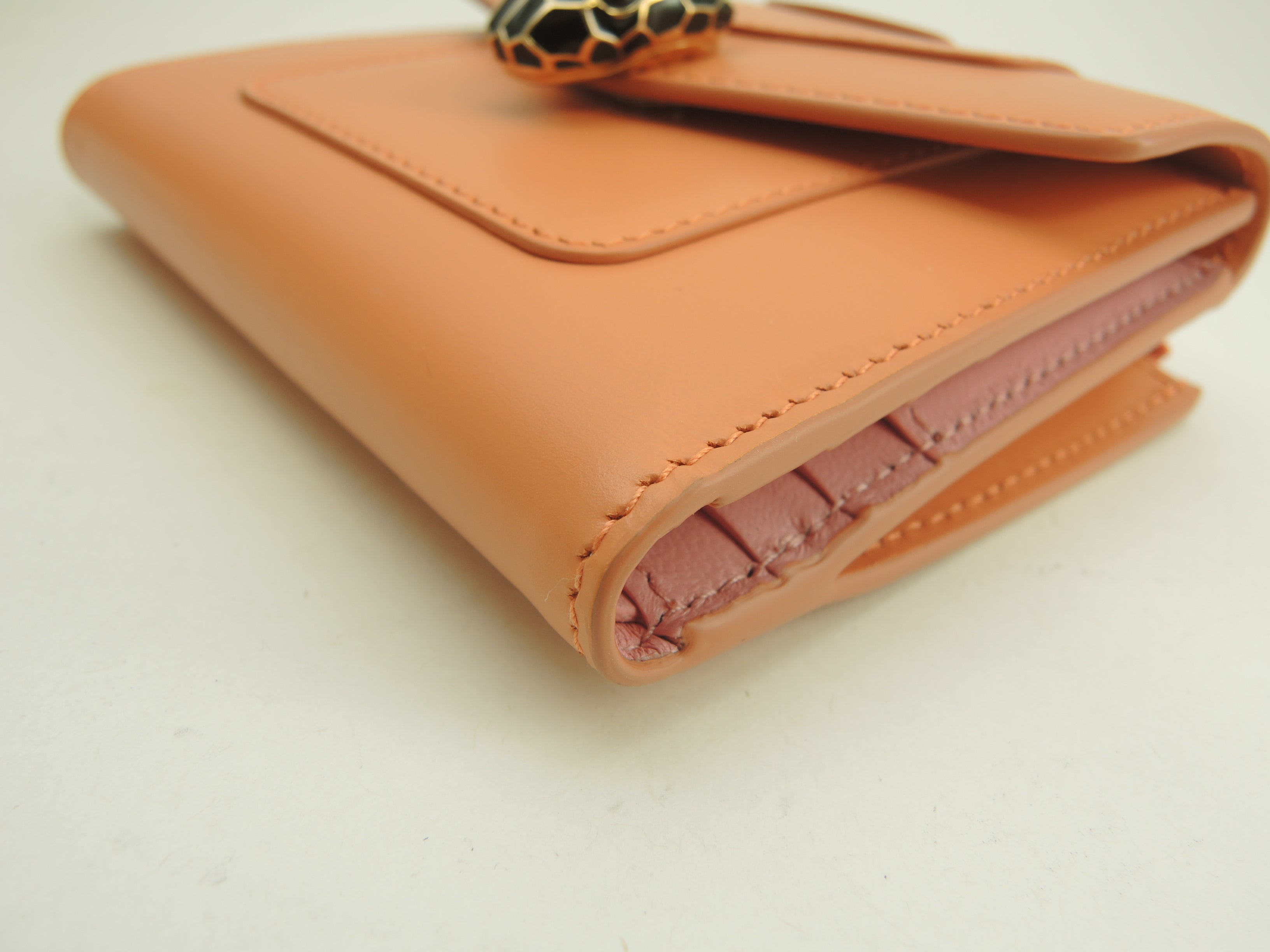 BVLGARI Portafoglio a tre ante Serpenti in pelle/rosa salmone Forever Small Wallet Inutilizzato@ 11