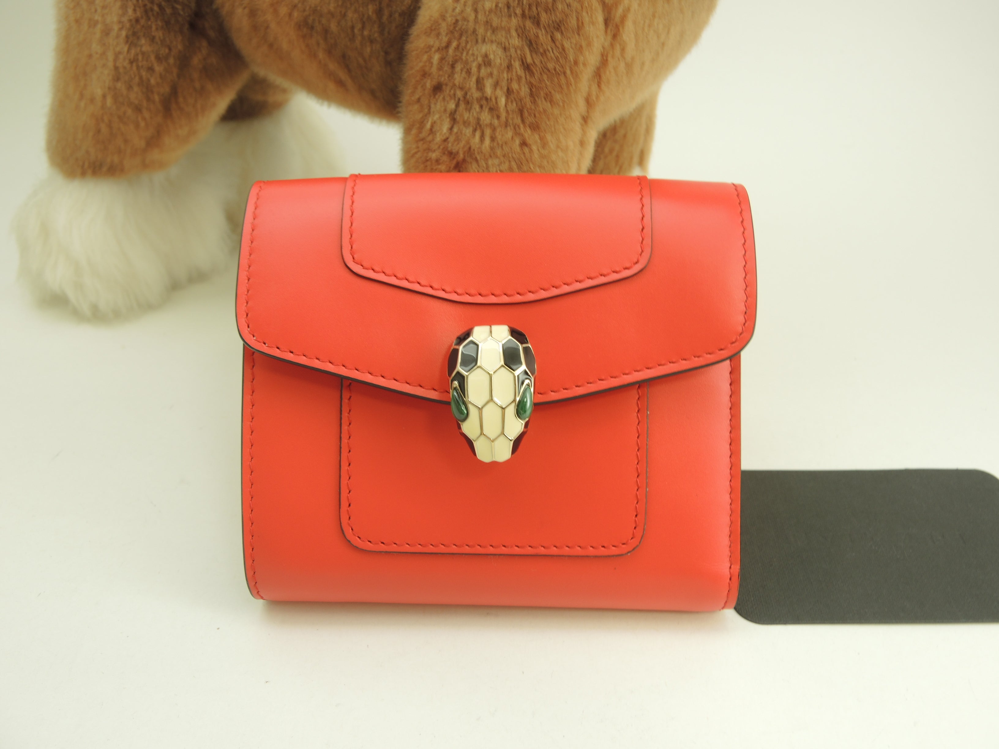 BVLGARI Portafoglio tri-fold con gancio a pressione Serpenti in pelle rossa Forever Small Wallet Inutilizzato @ 12