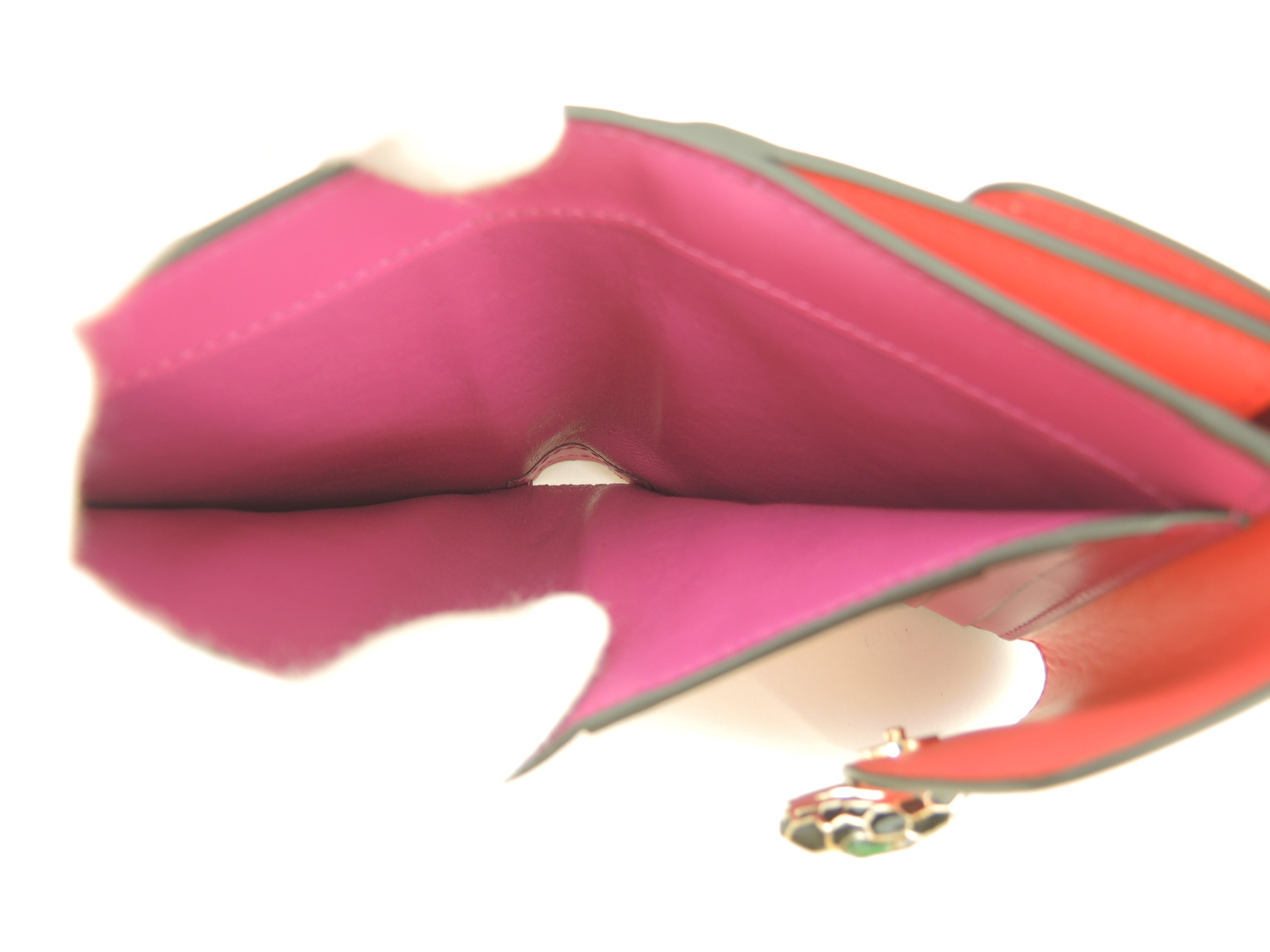 BVLGARI Portafoglio tri-fold con gancio a pressione Serpenti in pelle rossa Forever Small Wallet Inutilizzato @ 12