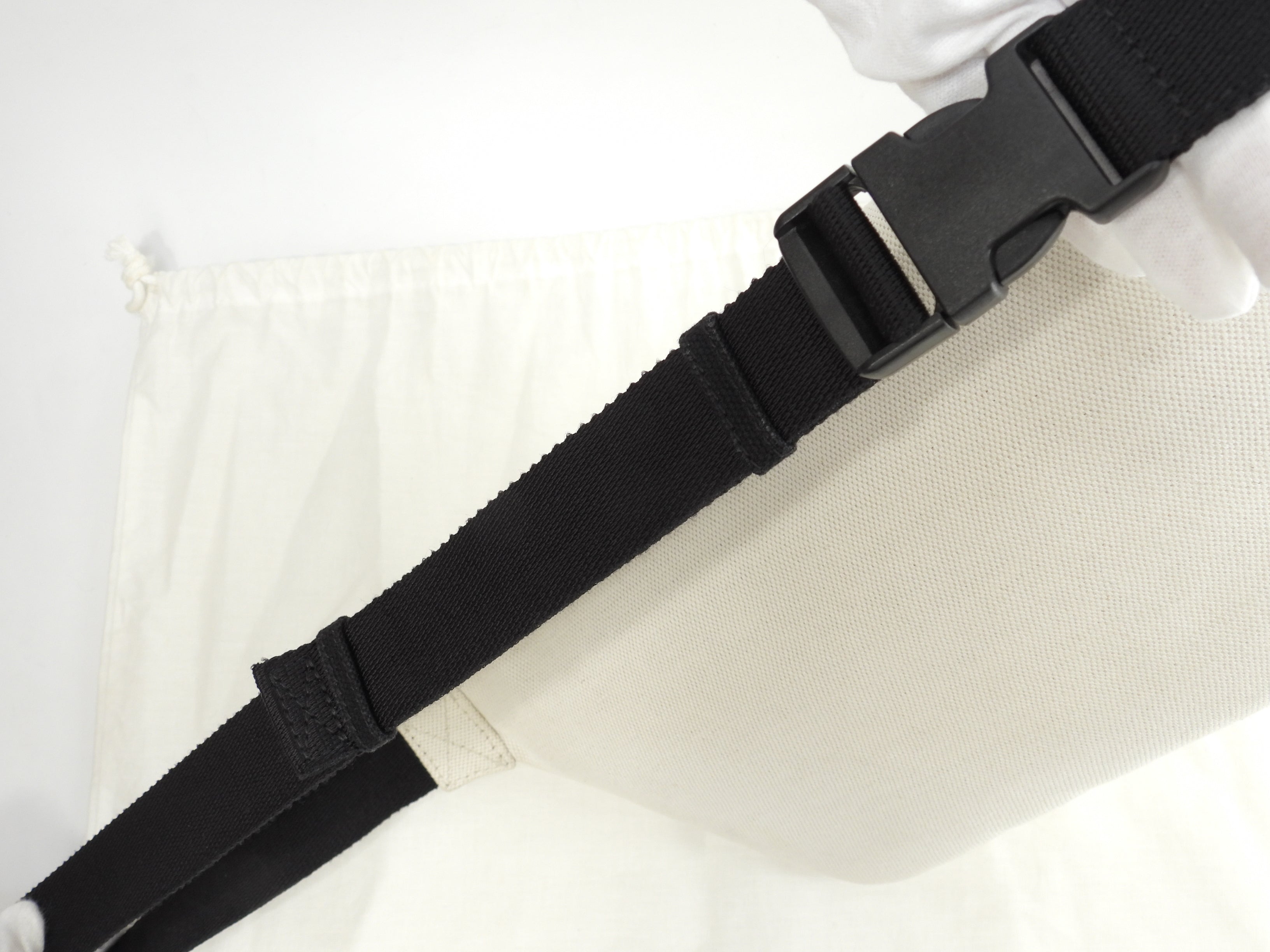 Balenciaga Marsupio Everyday in denim di cotone bianco, borsa a tracolla, marsupio @ 33