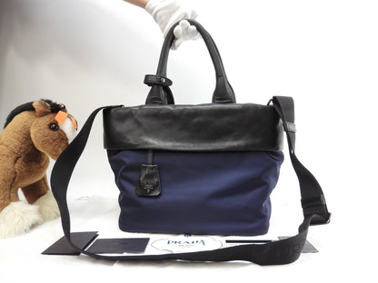 Borsa a mano Prada in nylon/pelle, blu scuro/nero, pochette tote, ottime condizioni@103