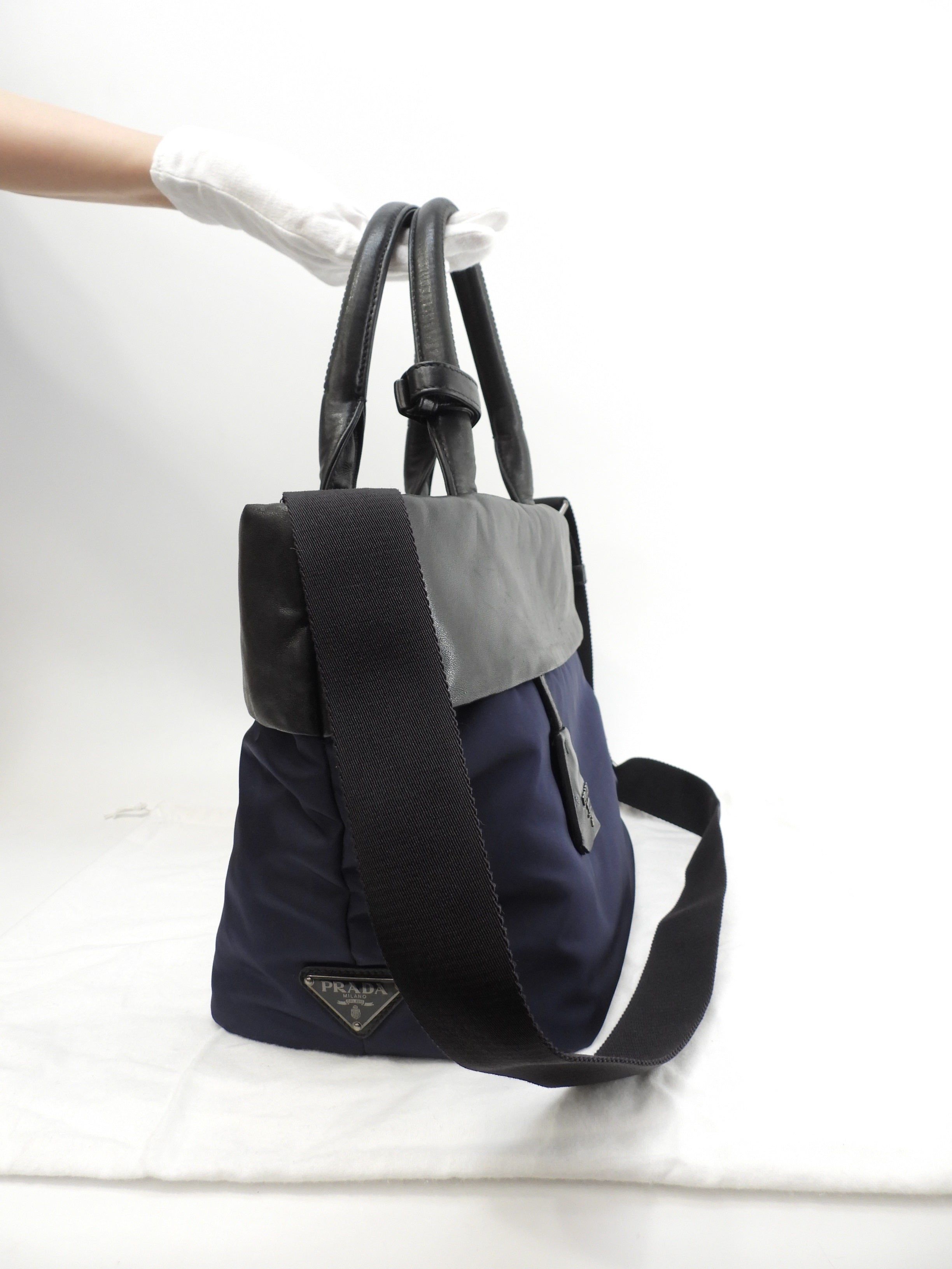 Borsa a mano Prada in nylon/pelle, blu scuro/nero, pochette tote, ottime condizioni@103