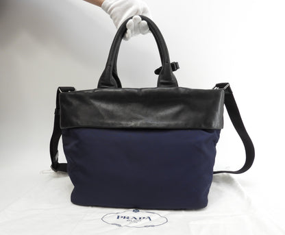 Borsa a mano Prada in nylon/pelle, blu scuro/nero, pochette tote, ottime condizioni@103