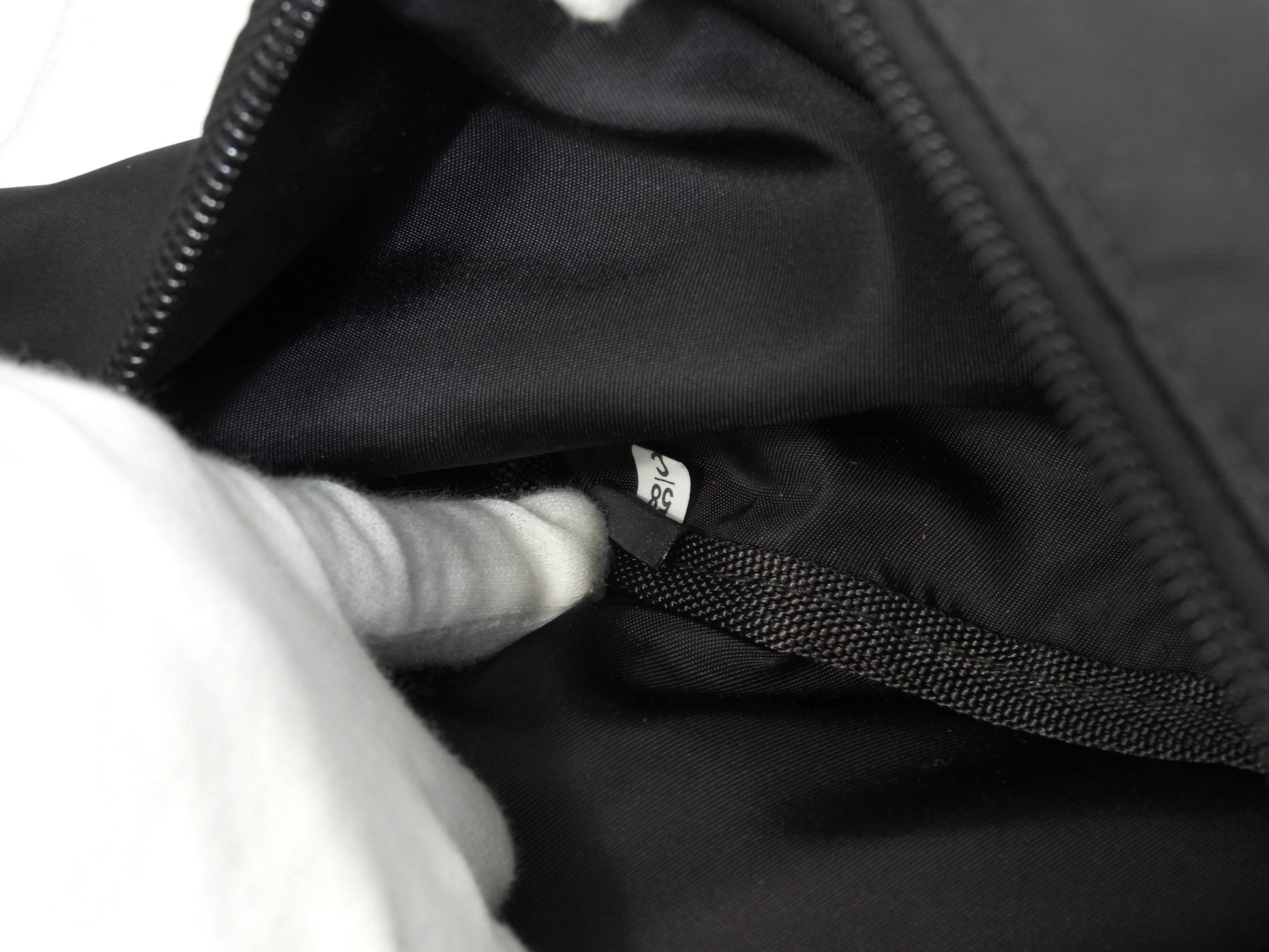 プラダ ボディバッグ中 ナイロン 黒 ウエストバッグ ヒップバッグ 美品@58/C