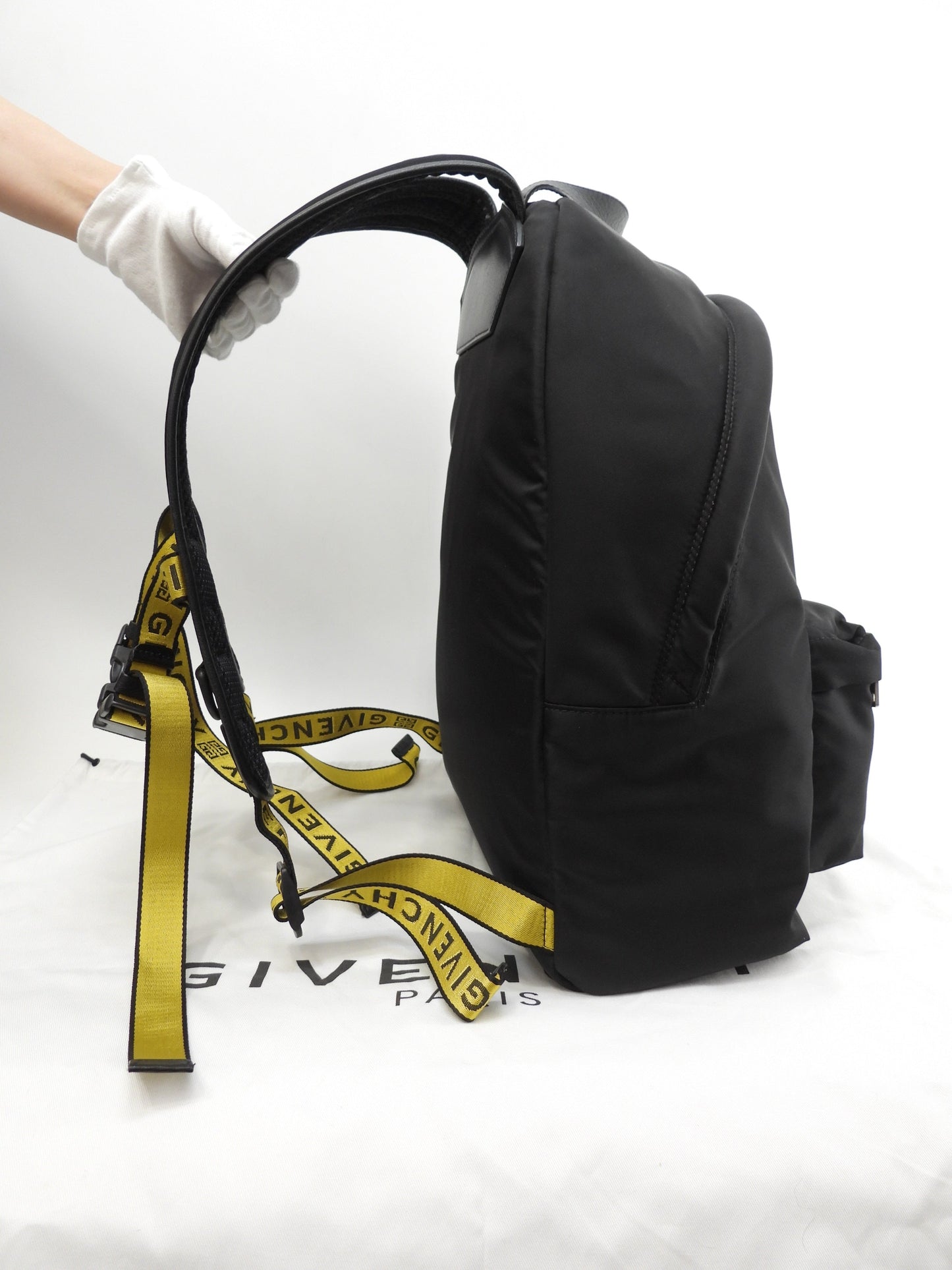 Zaino Givenchy in nylon e pelle, nero/giallo, in ottime condizioni @EXD0188