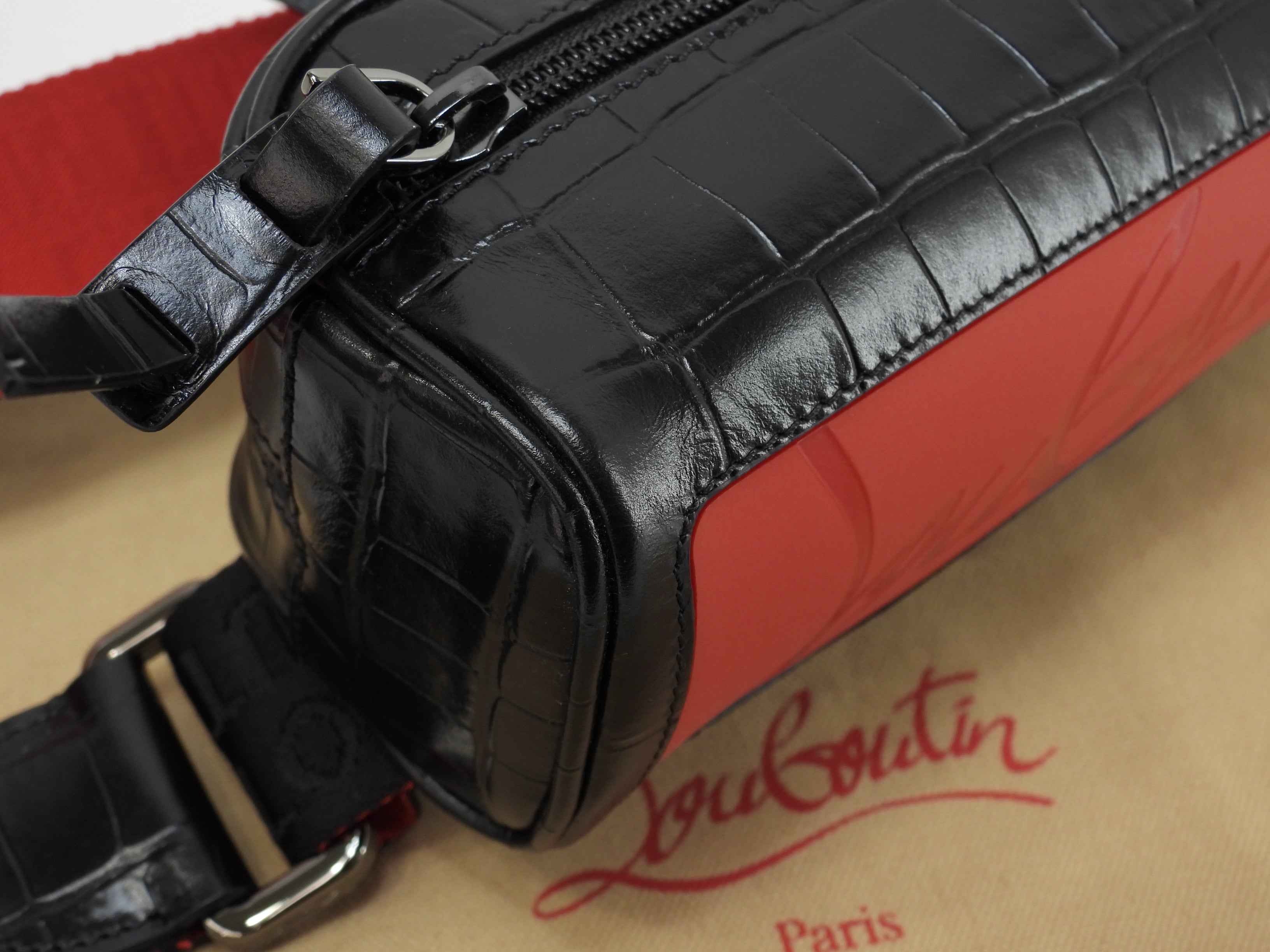 Christian Louboutin marsupio piccolo Blaster in pelle nera stampata coccodrillo, marsupio, mai usato @ 9