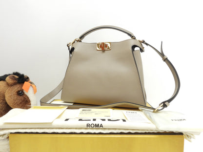 FENDI Peekaboo Mini Essential in pelle grigia, pochette, borsa a mano, in condizioni eccellenti@2
