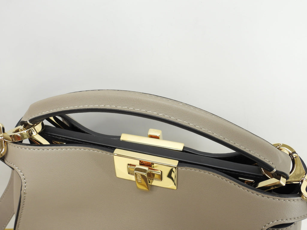 FENDI Peekaboo Mini Essential in pelle grigia, pochette, borsa a mano, in condizioni eccellenti@2