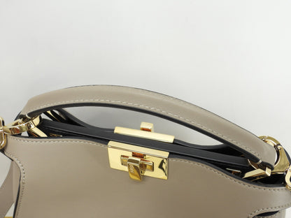 FENDI Peekaboo Mini Essential in pelle grigia, pochette, borsa a mano, in condizioni eccellenti@2