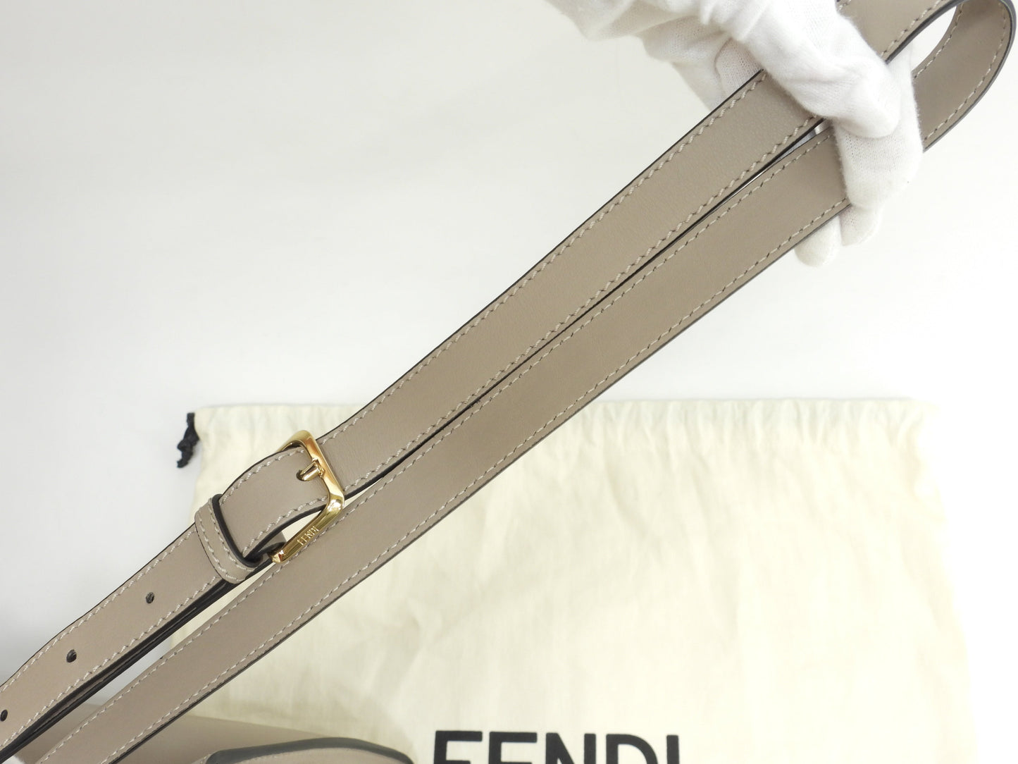 FENDI Peekaboo Mini Essential in pelle grigia, pochette, borsa a mano, in condizioni eccellenti@2