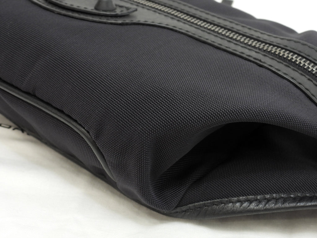Balenciaga Marsupio Explorer nylon nero con logo bianco @ 7