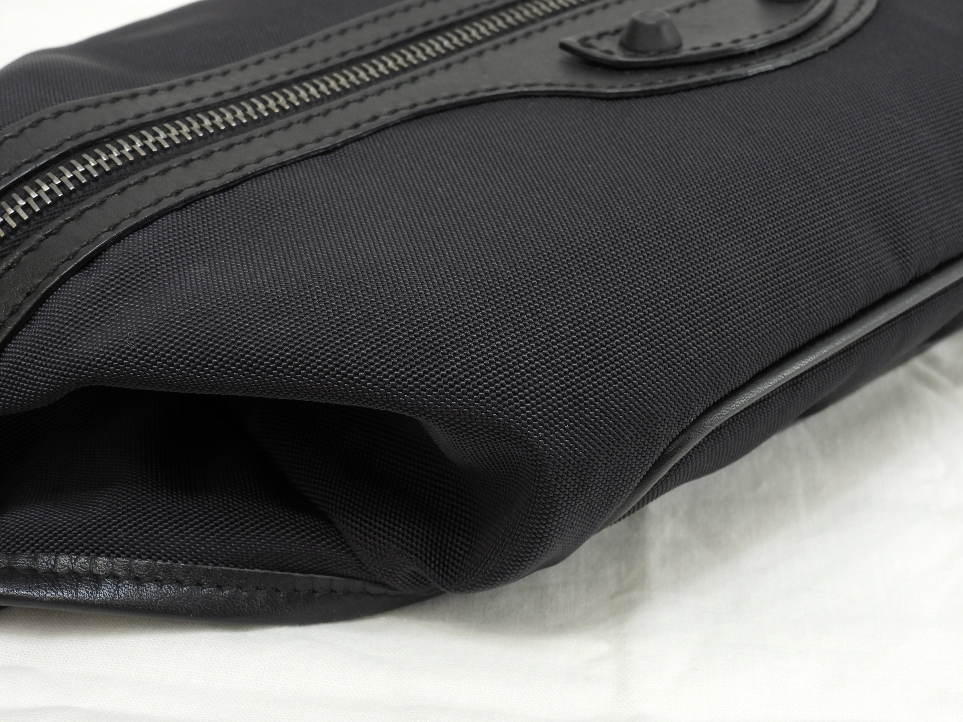 Balenciaga Marsupio Explorer nylon nero con logo bianco @ 7