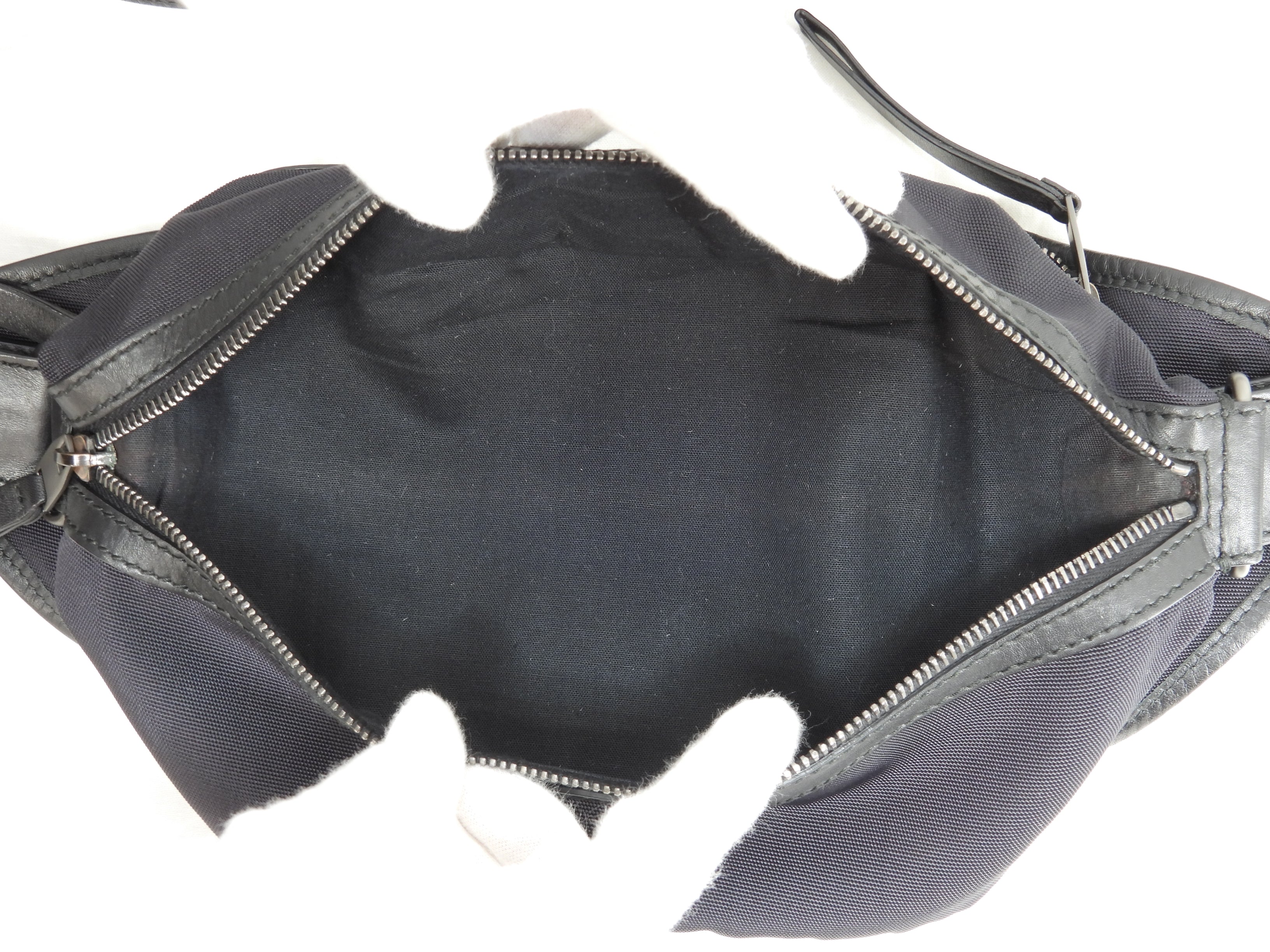 Balenciaga Marsupio Explorer nylon nero con logo bianco @ 7