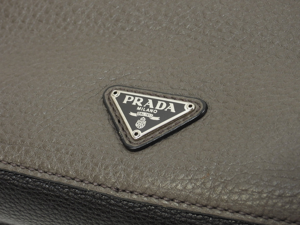 Prada borsetta uomo in pelle grigio/nero, portafoglio a pochette, clutch, ottime condizioni @31/F