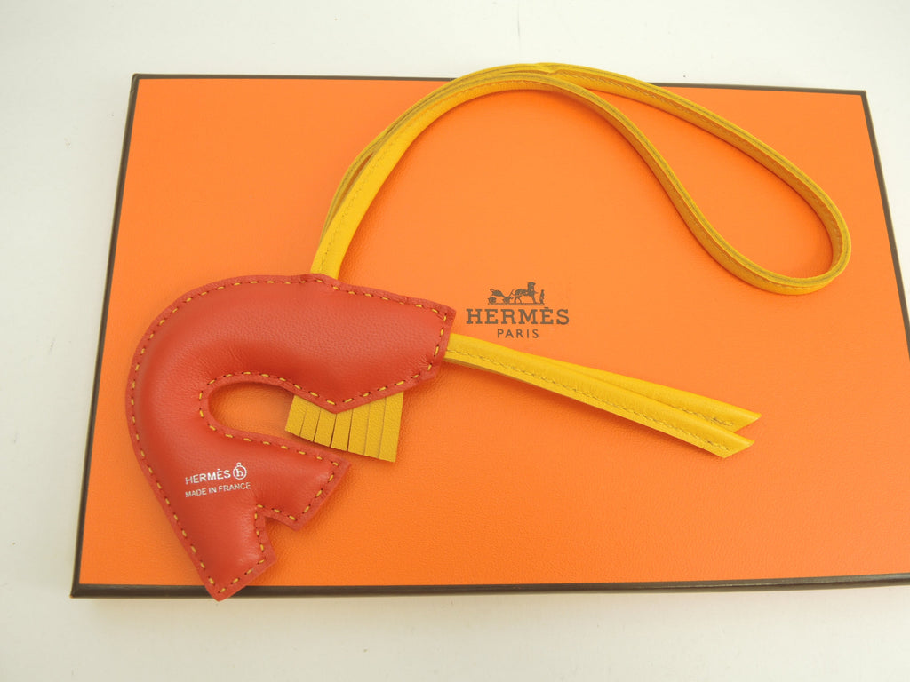 Hermès Gambero Petit h Agneau Milo rosso giallo ciondolo borsa Nuovo @ 1