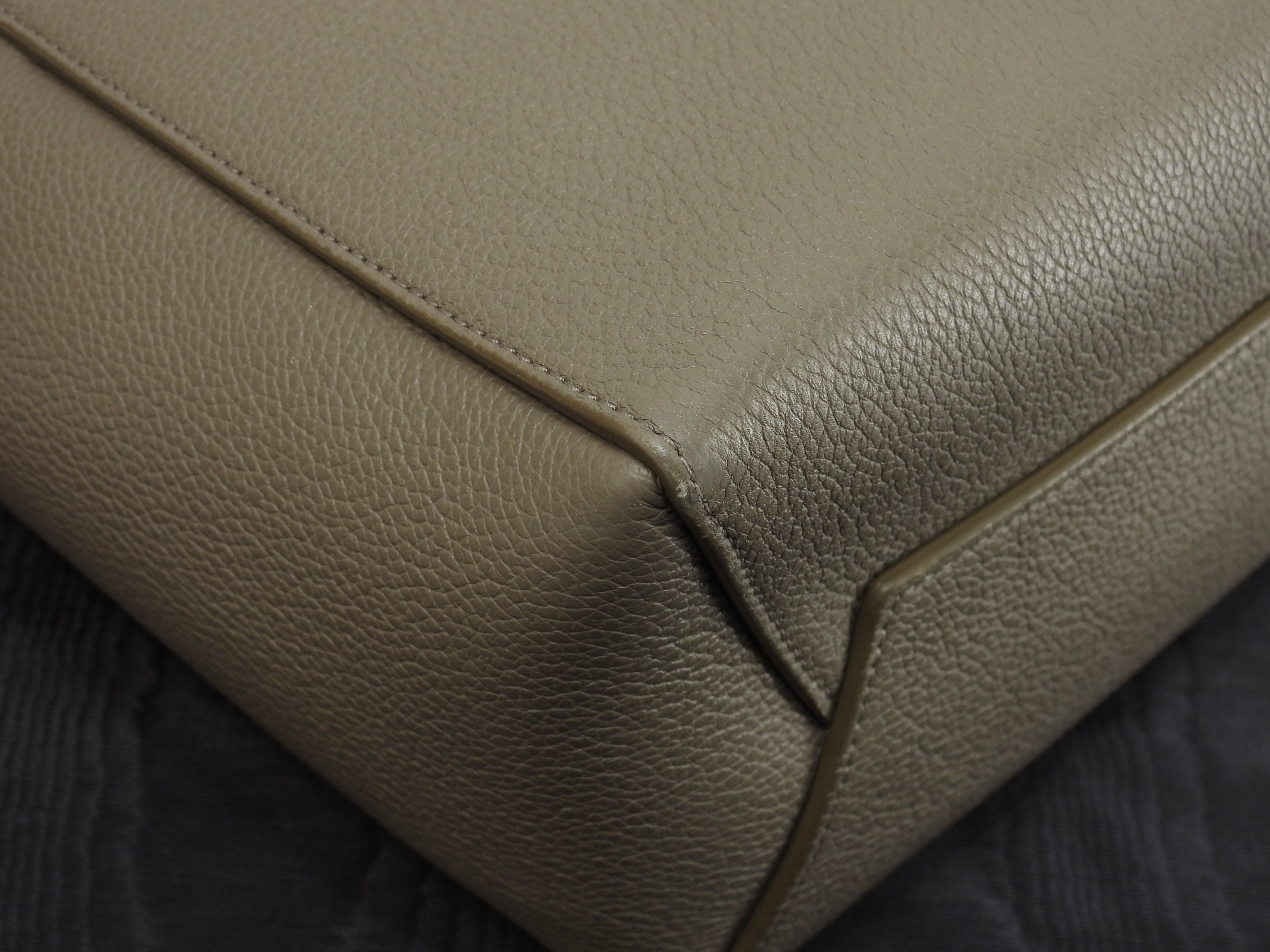 Celine Sangle Bucket Small in pelle color talpa Borsa a spalla@W-AN-2201
