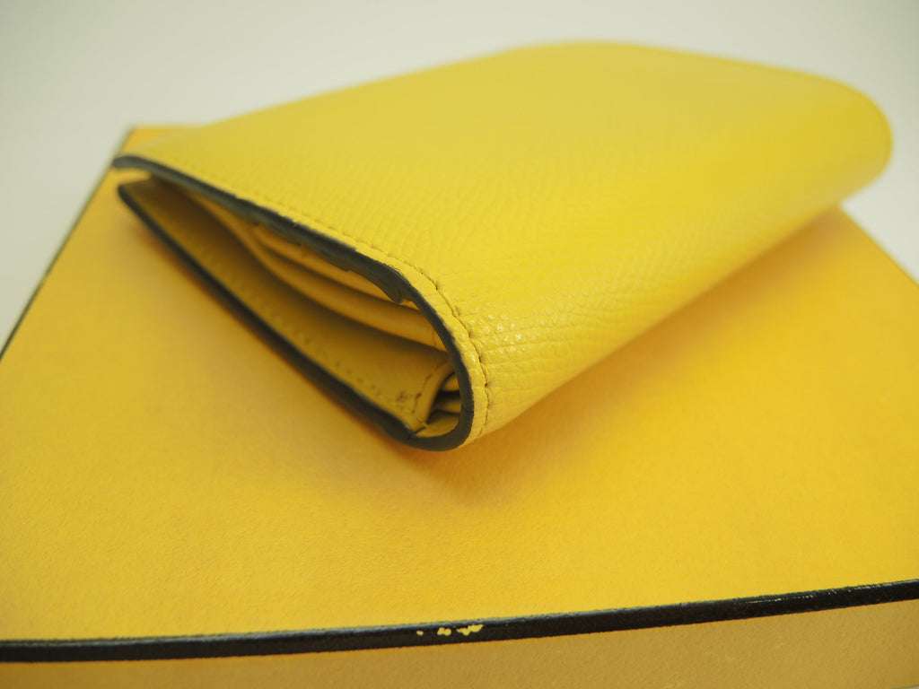 Fendi Compact Wallet F is Fendi in pelle gialla, portafoglio a due ante, come nuovo@ 7