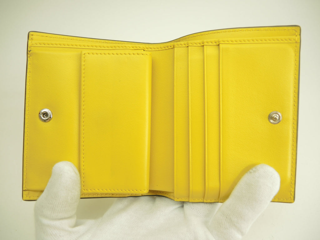 Fendi Compact Wallet F is Fendi in pelle gialla, portafoglio a due ante, come nuovo@ 7
