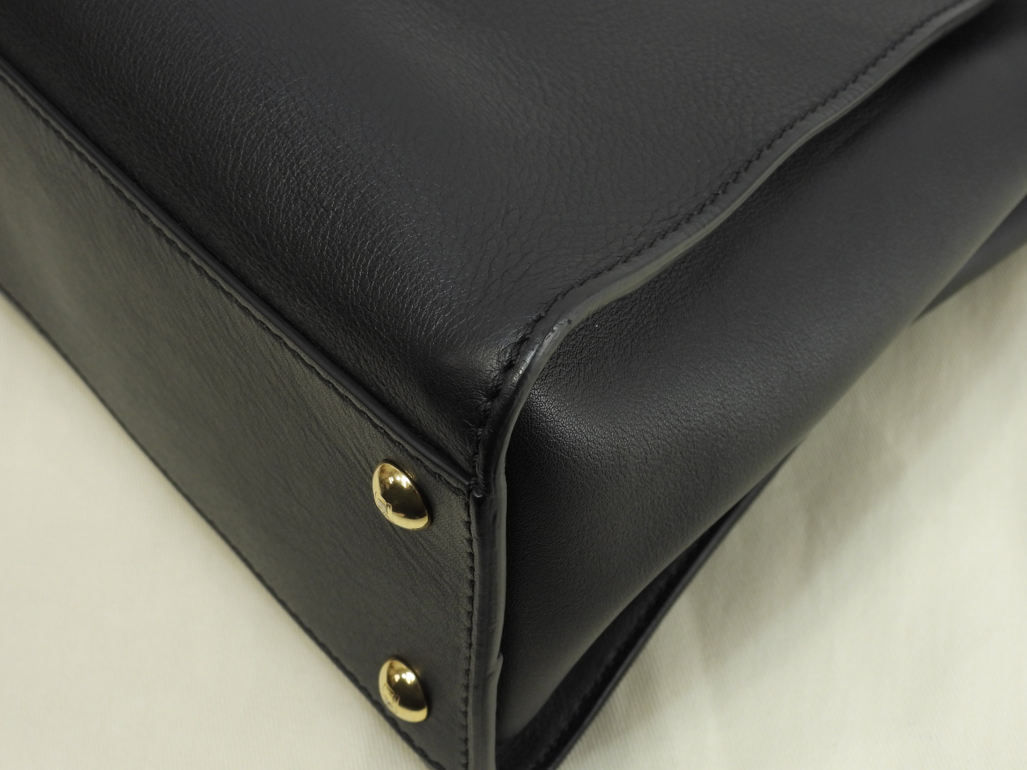 Fendi Peekaboo Regular in pelle liscia nera, borsa a mano con tracolla, ottime condizioni, @ 14