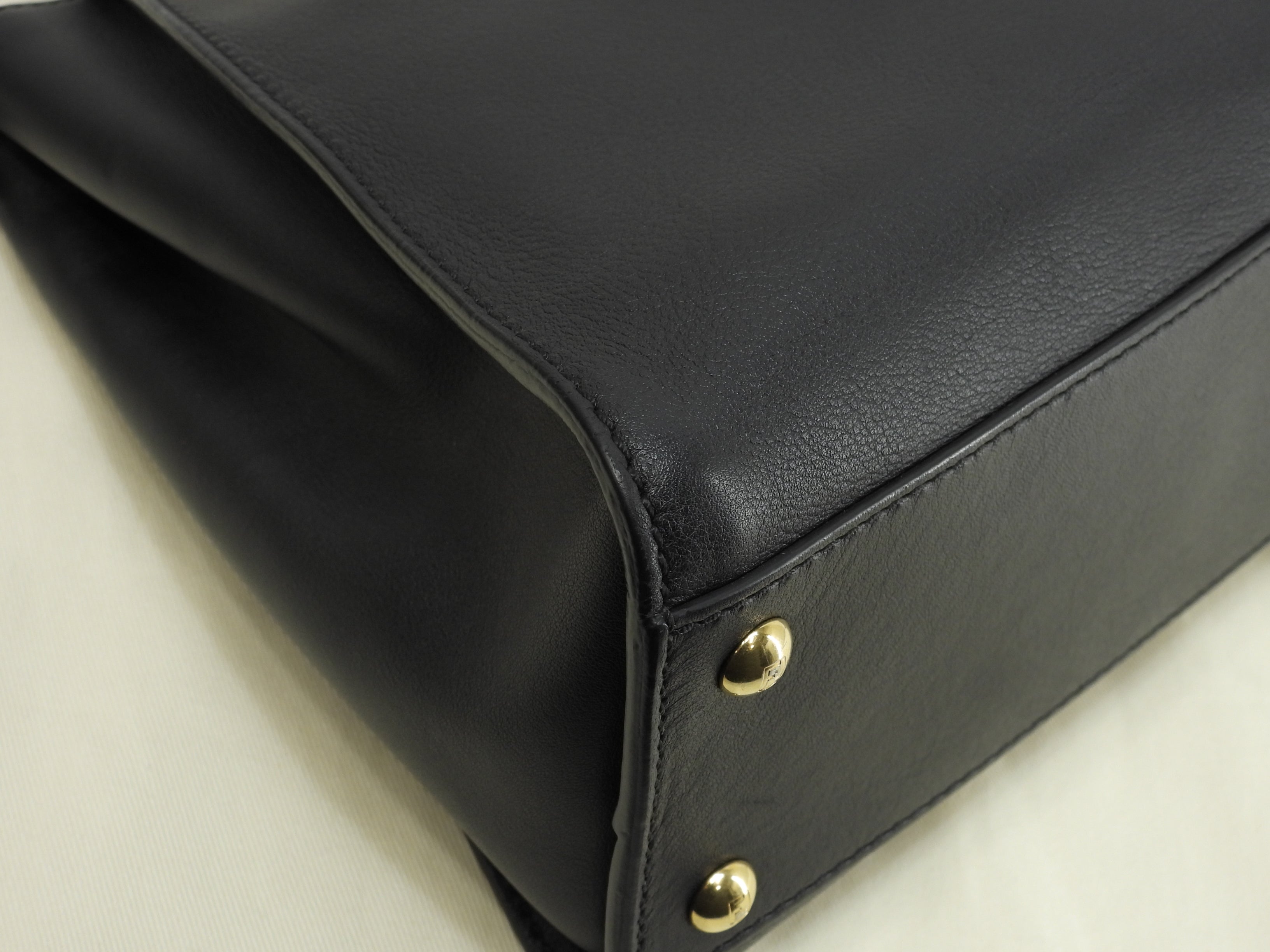 Fendi Peekaboo Regular in pelle liscia nera, borsa a mano con tracolla, ottime condizioni, @ 14