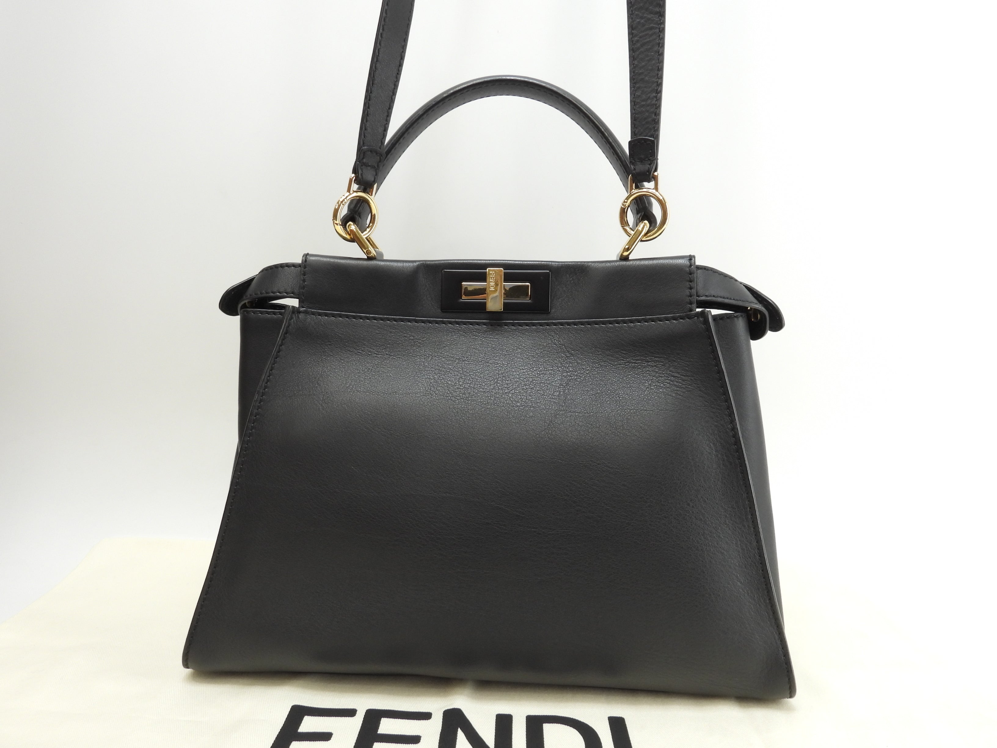 Fendi Peekaboo Regular in pelle liscia nera, borsa a mano con tracolla, ottime condizioni, @ 14