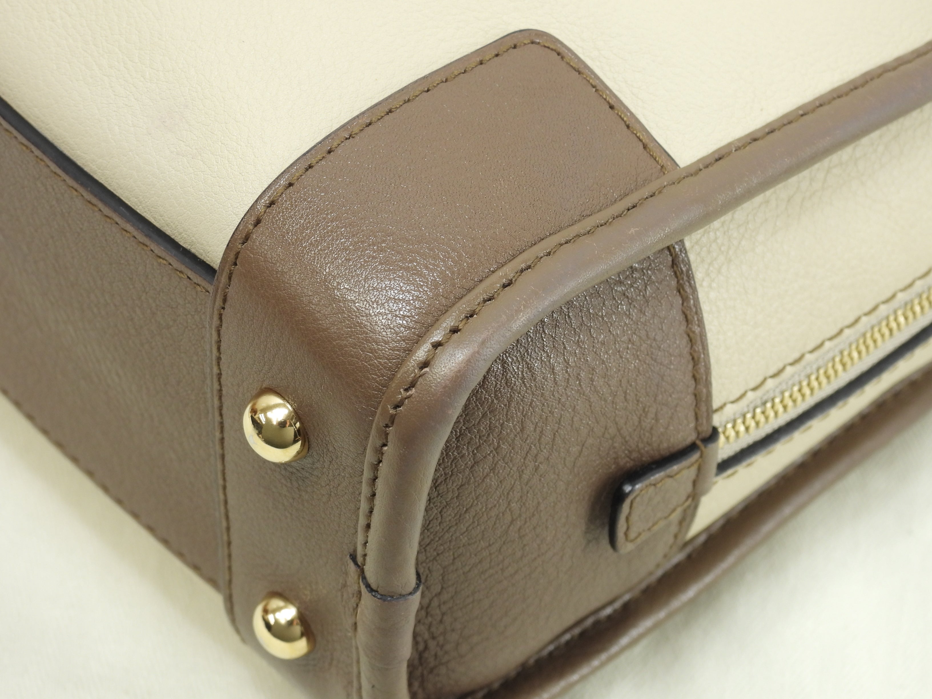 Loewe Amazona 23 in pelle crema/bordeaux, mini borsa a mano, pochette, ottime condizioni @061210