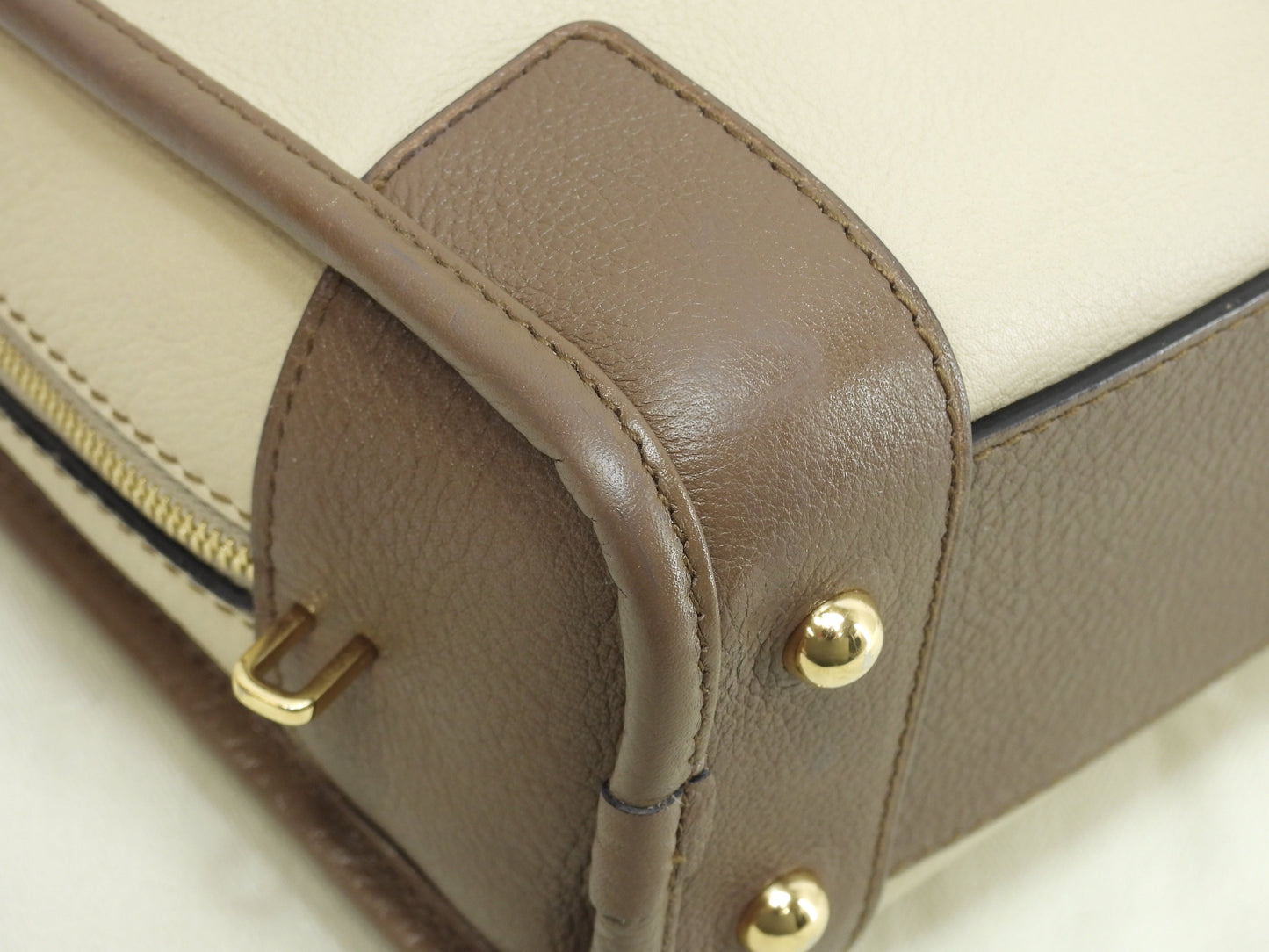 Loewe Amazona 23 in pelle crema/bordeaux, mini borsa a mano, pochette, ottime condizioni @061210