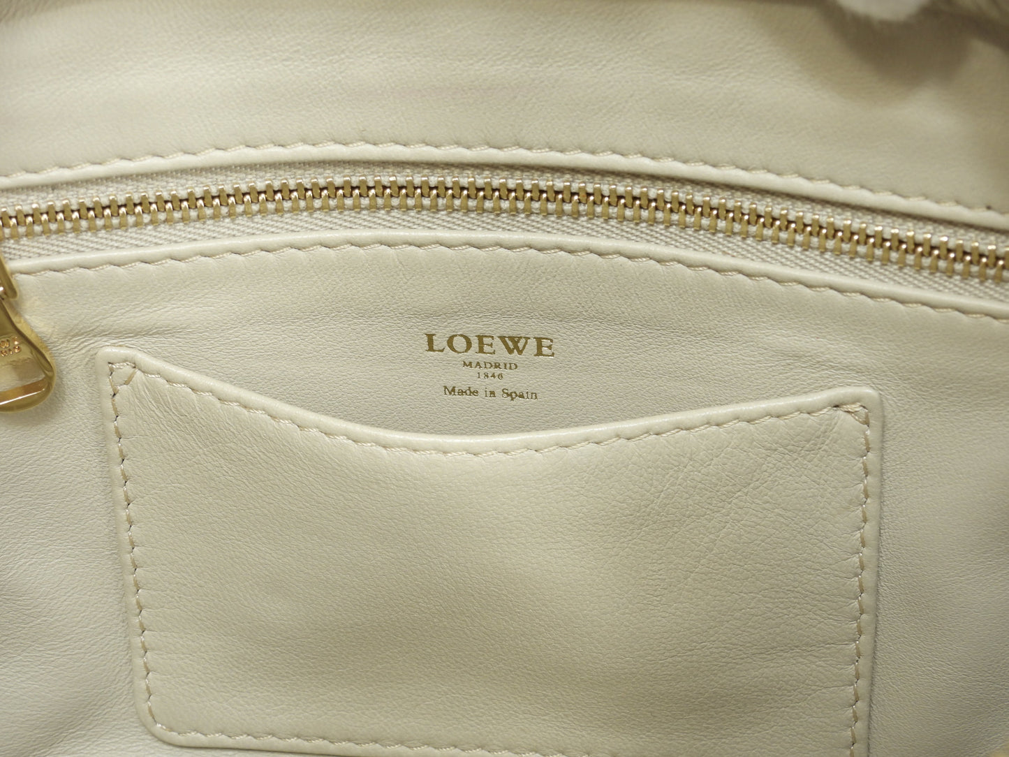 Loewe Amazona 23 in pelle crema/bordeaux, mini borsa a mano, pochette, ottime condizioni @061210