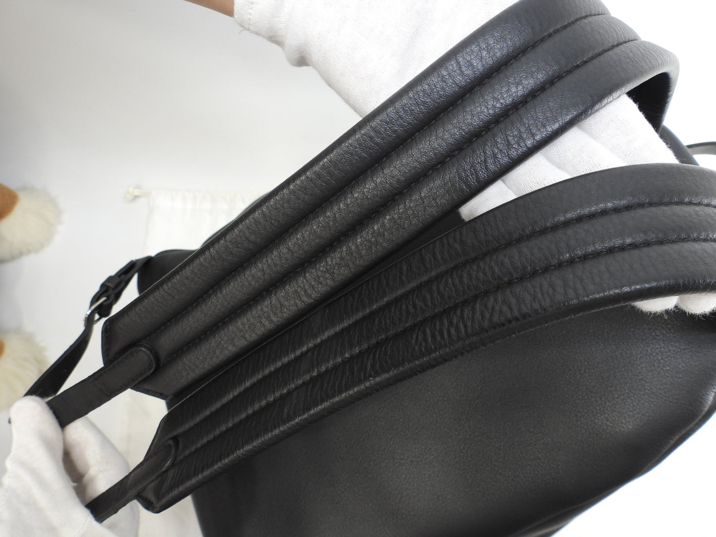 Balenciaga Zaino "Everyday" in pelle nera da uomo usato in ottime condizioni @ 35