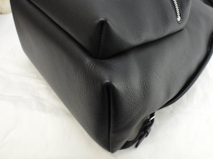 Balenciaga Zaino "Everyday" in pelle nera da uomo usato in ottime condizioni @ 35
