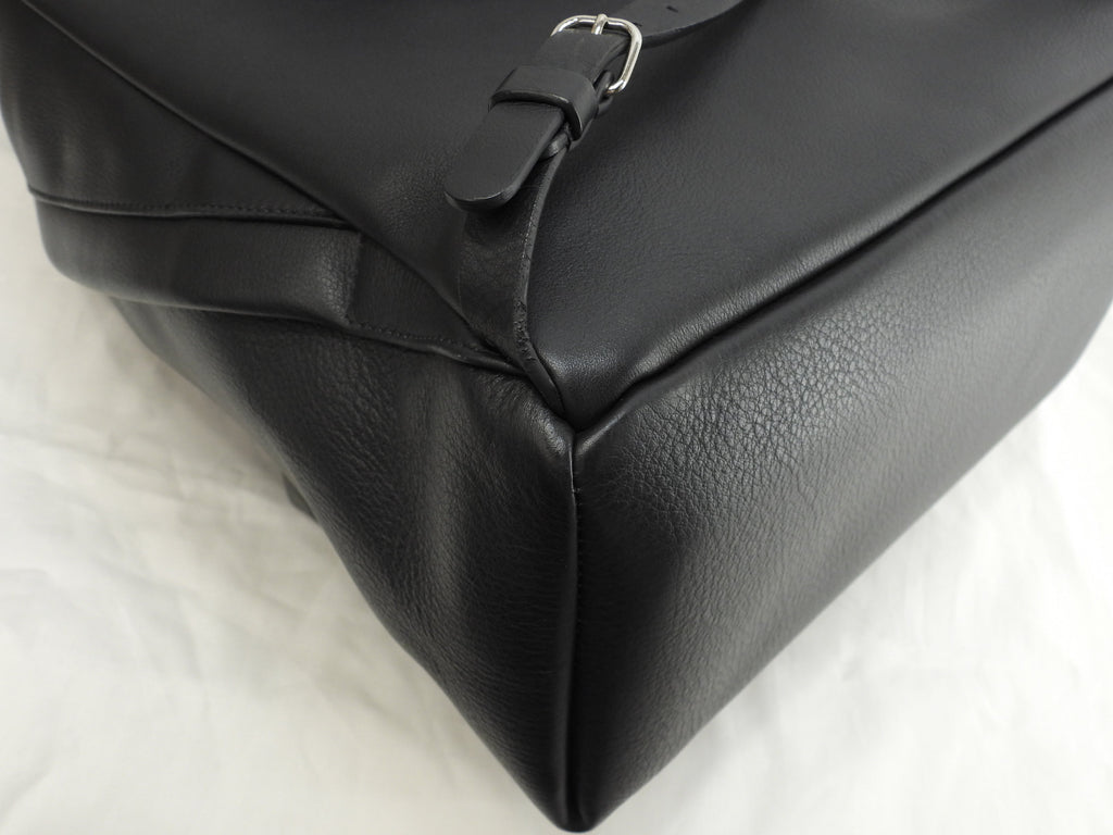 Balenciaga Zaino "Everyday" in pelle nera da uomo usato in ottime condizioni @ 35