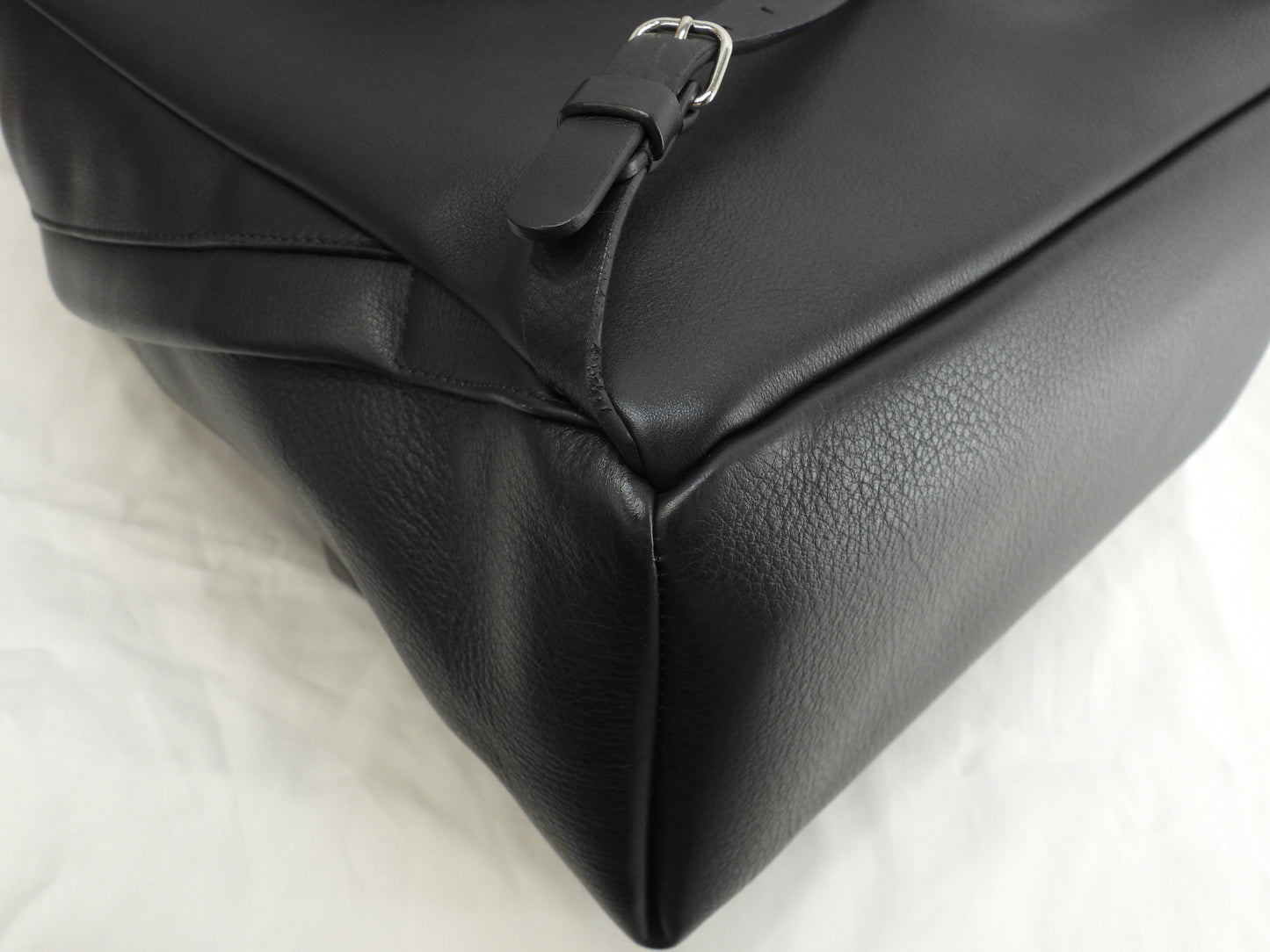 Balenciaga Zaino "Everyday" in pelle nera da uomo usato in ottime condizioni @ 35