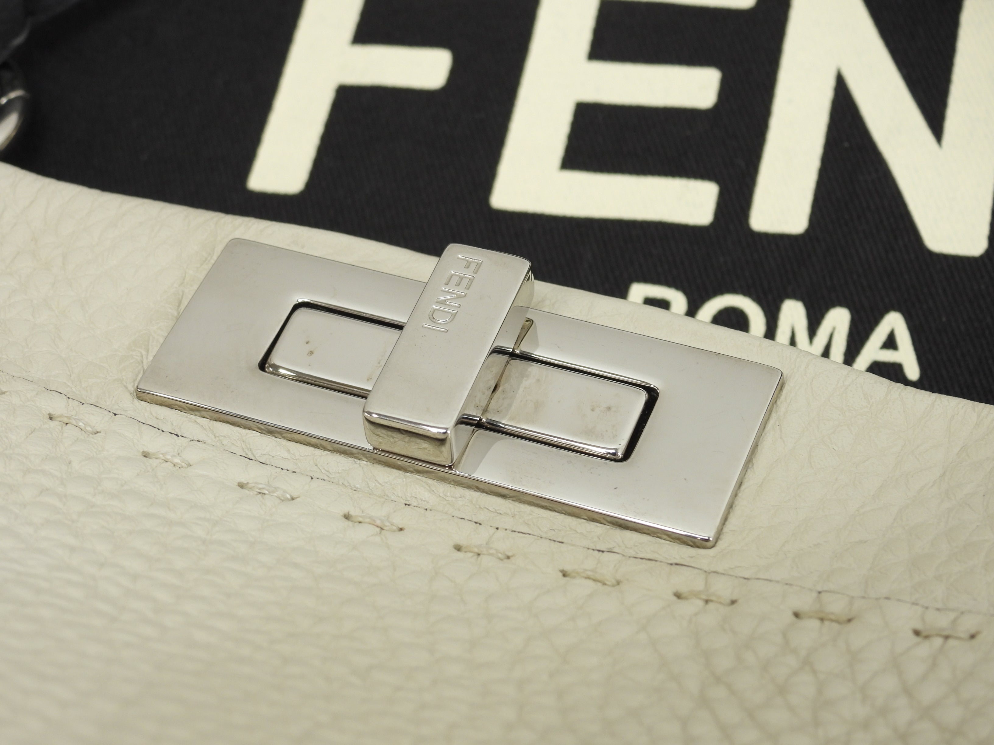 Fendi Peekaboo Regular in pelle Selleria bianco-grigio, borsa a mano con tracolla, ottime condizioni @ 23