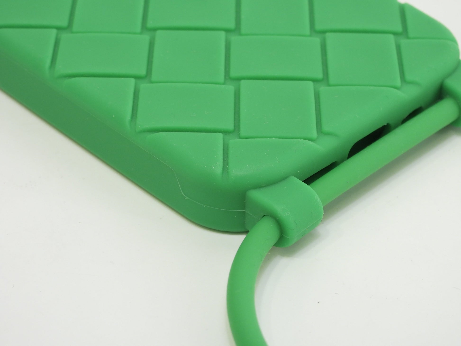 ボッテガヴェネタ s付iphone14Proケース 中イントレチャート シリコン緑 カバー 美品@ 29