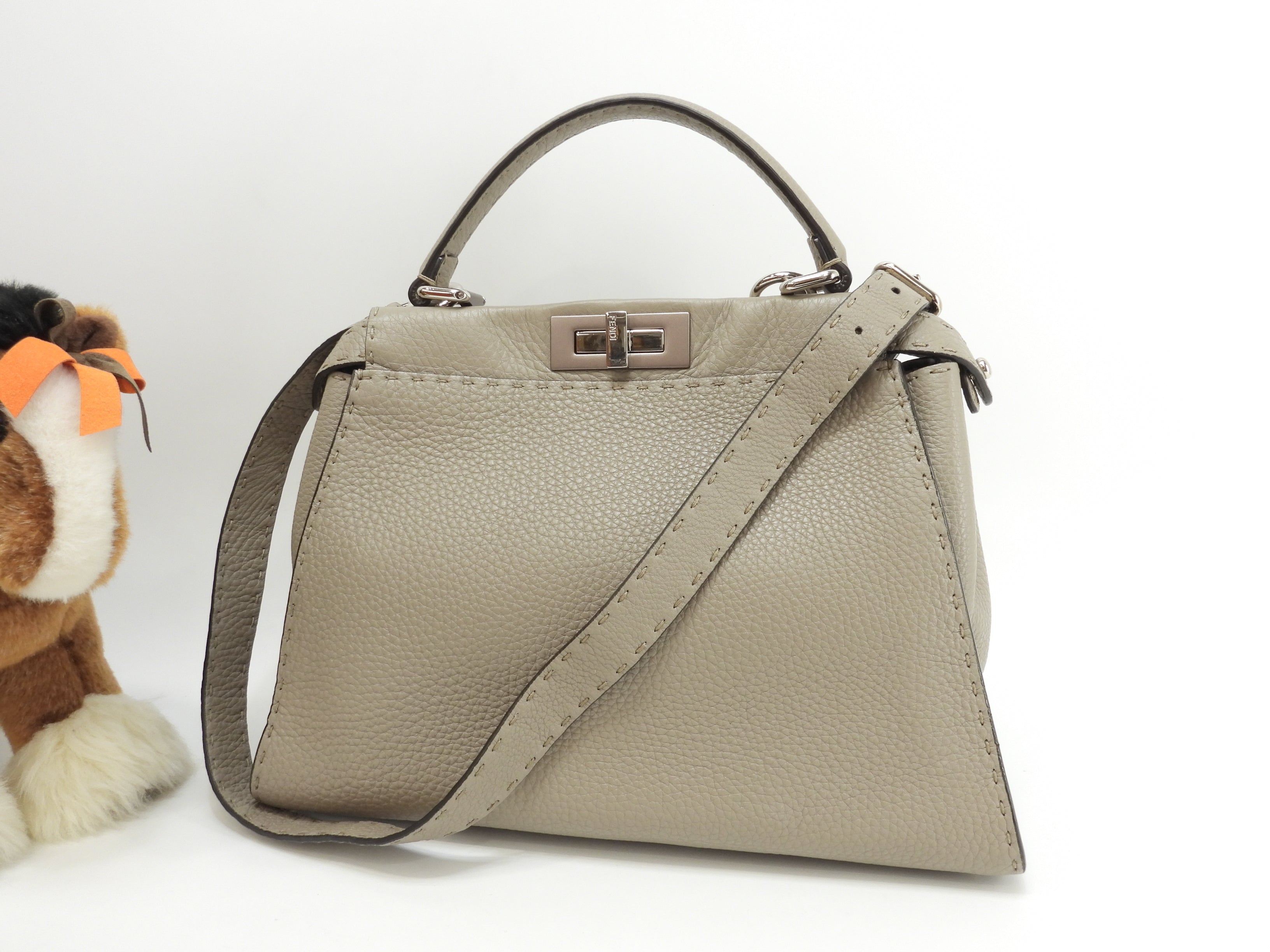 Fendi Peekaboo Regular in pelle Selleria grigia, borsa a mano con tracolla, condizioni eccellenti @ 22