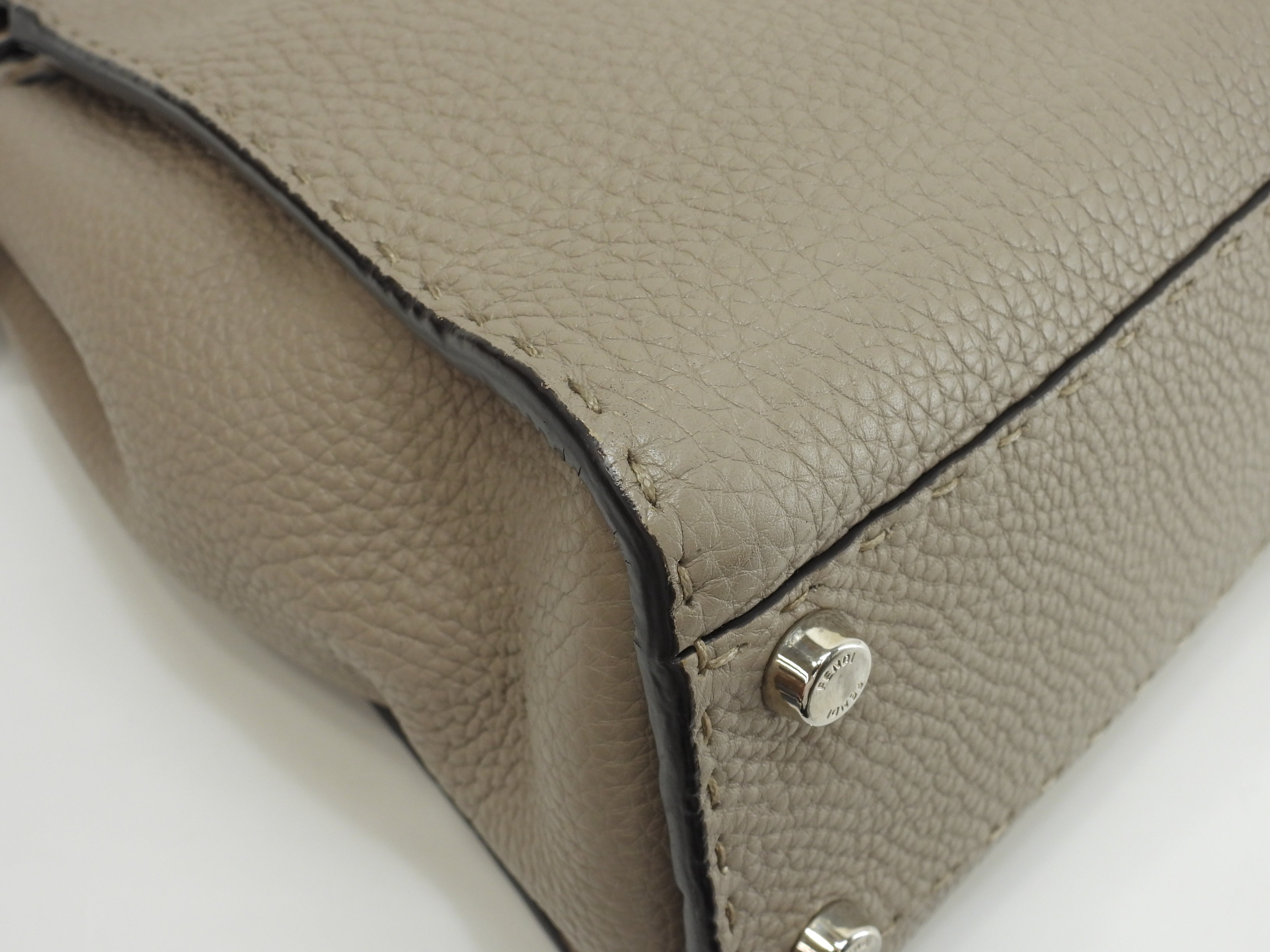 Fendi Peekaboo Regular in pelle Selleria grigia, borsa a mano con tracolla, condizioni eccellenti @ 22