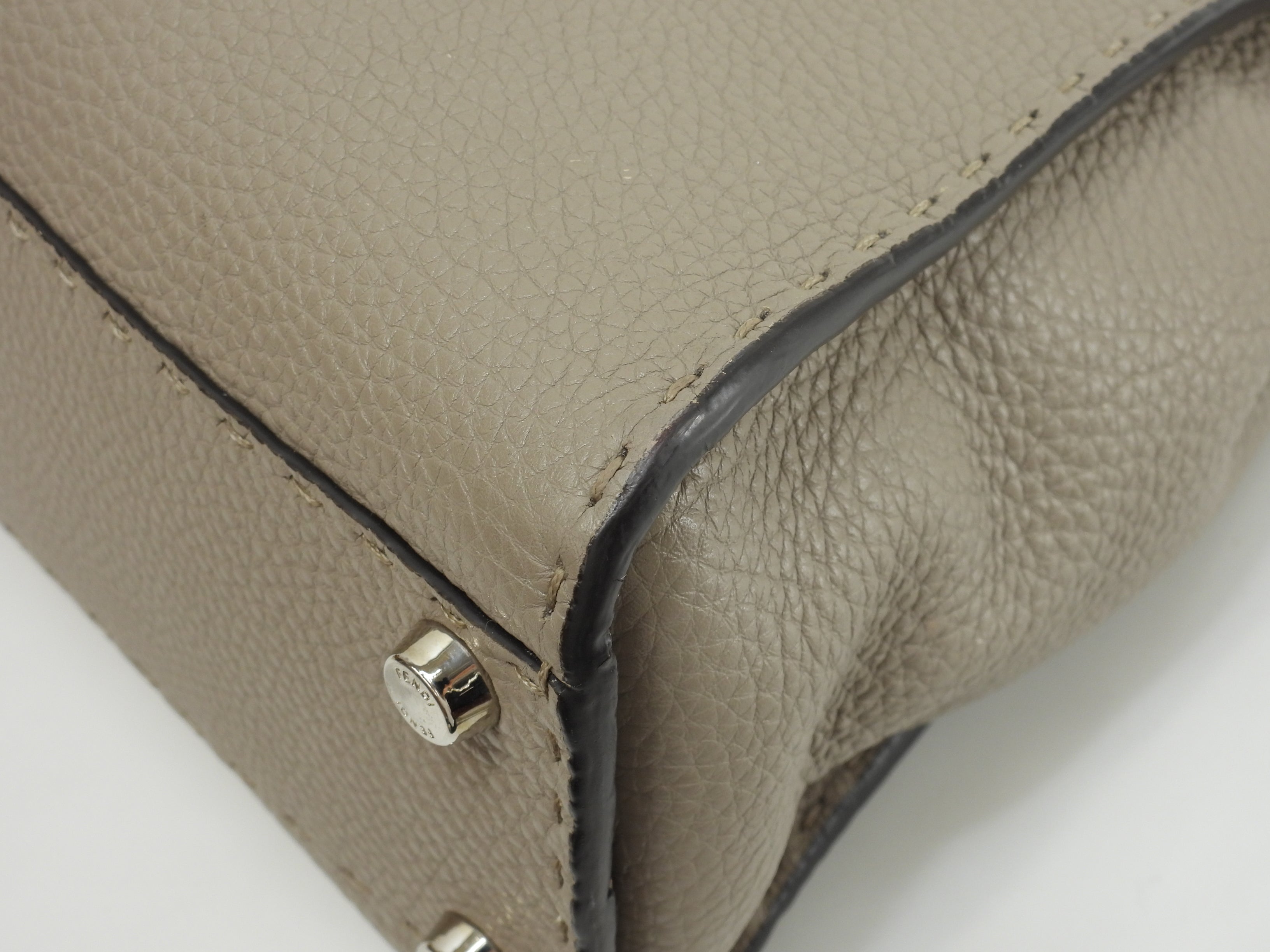 Fendi Peekaboo Regular in pelle Selleria grigia, borsa a mano con tracolla, condizioni eccellenti @ 22
