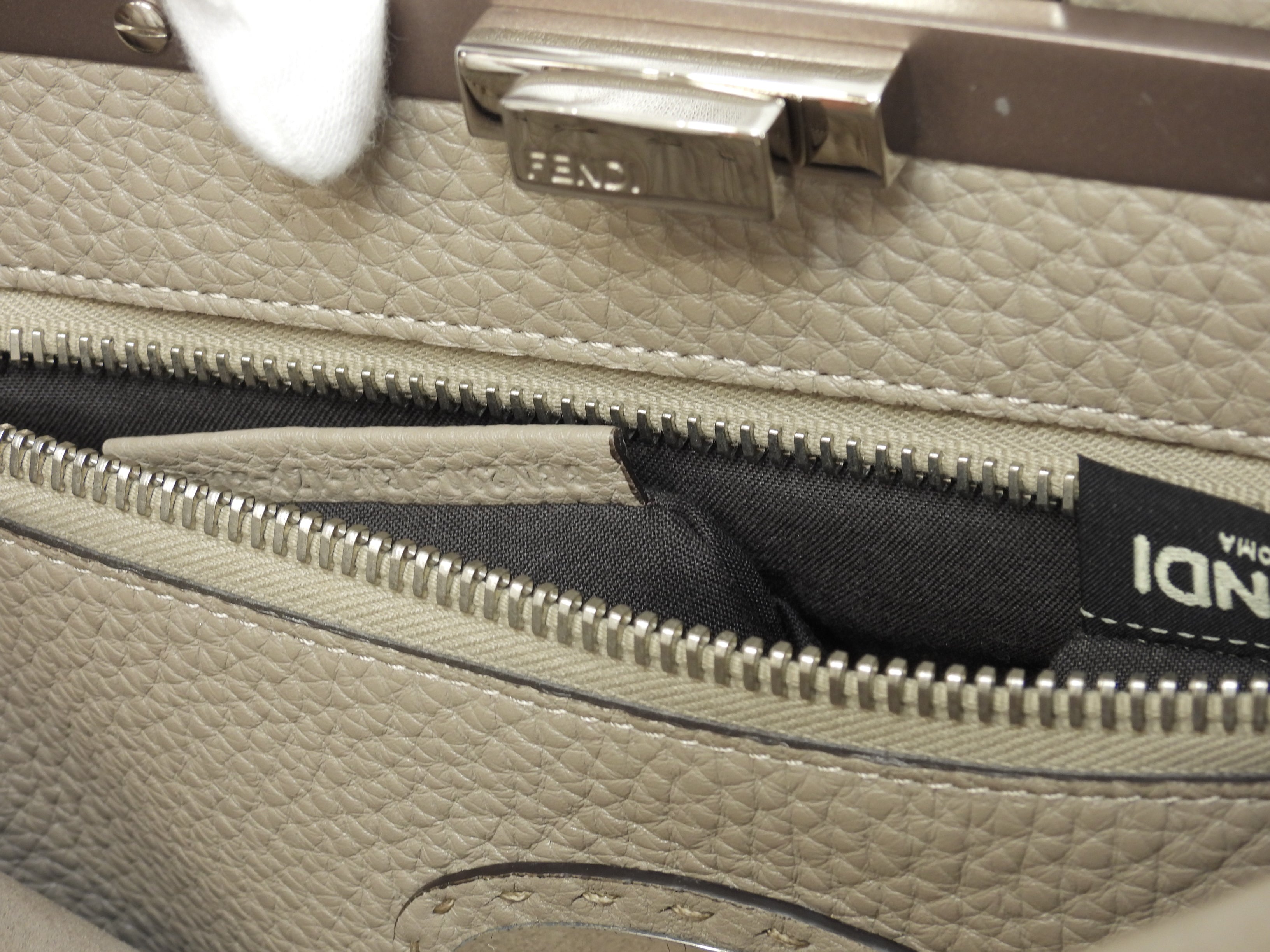 Fendi Peekaboo Regular in pelle Selleria grigia, borsa a mano con tracolla, condizioni eccellenti @ 22