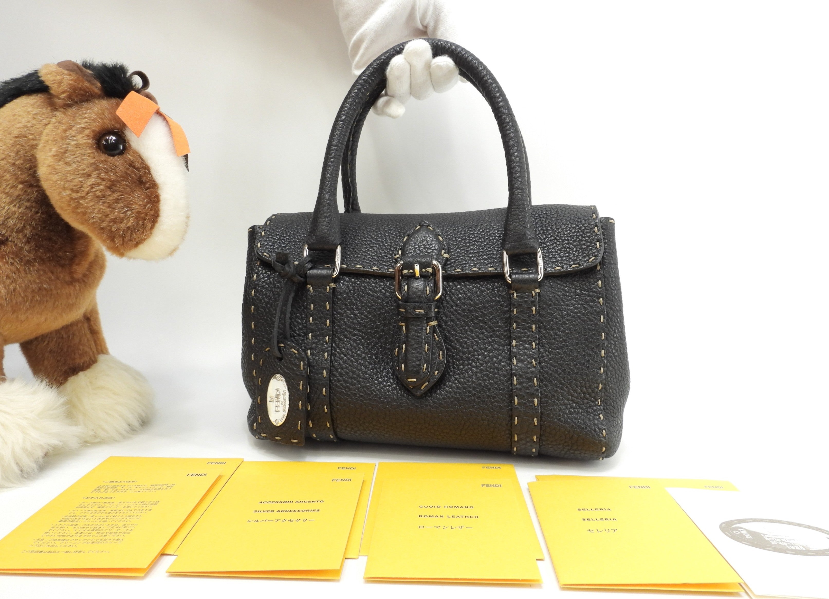 Fendi Mini Linda in pelle Selleria nera, hardware argento, borsa a mano piccola, pari al nuovo @ 24