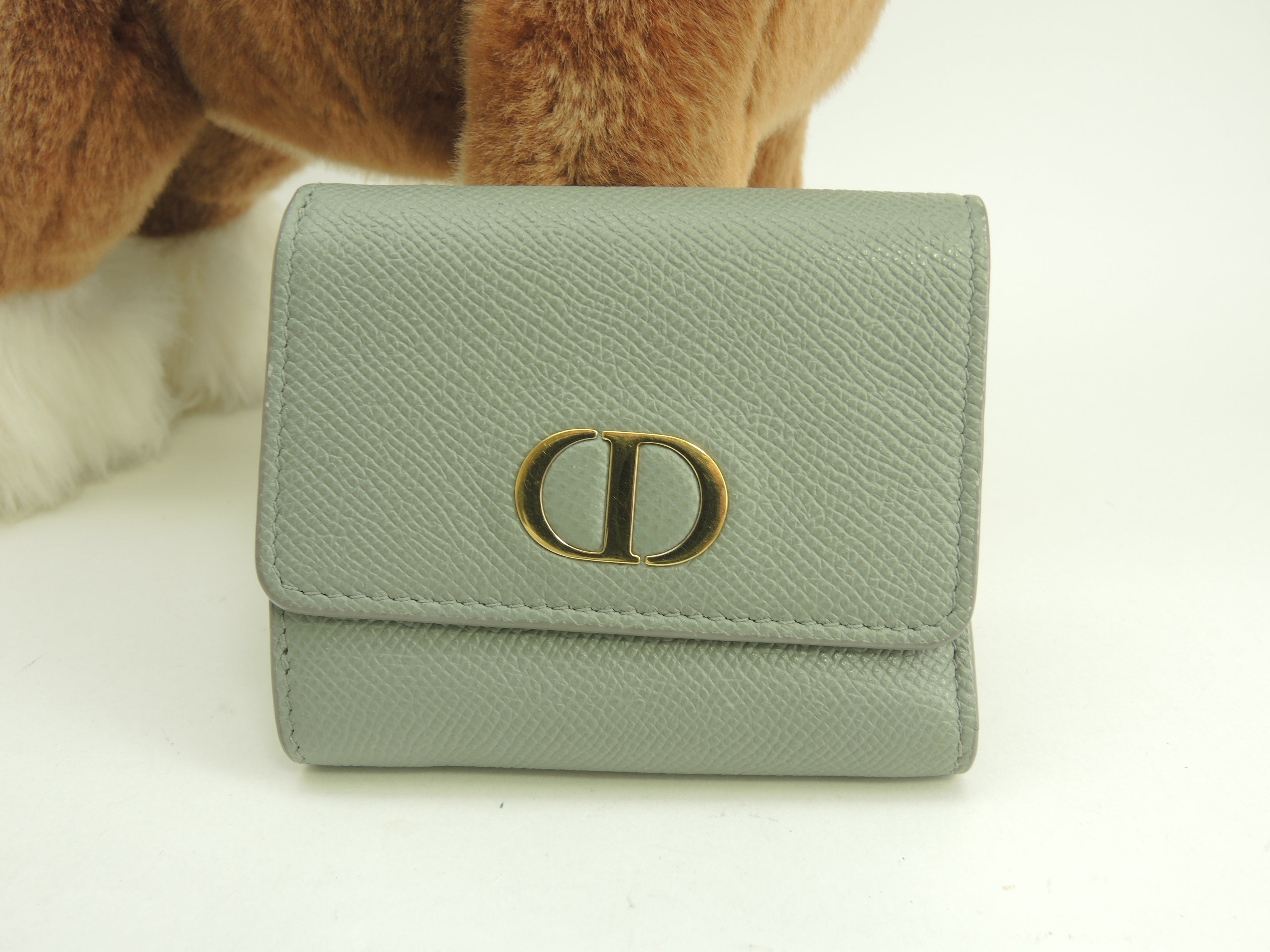 Christian Dior, portafoglio a 3 ante in pelle grigia "Caro", portafoglio compatto @46-MA-0261