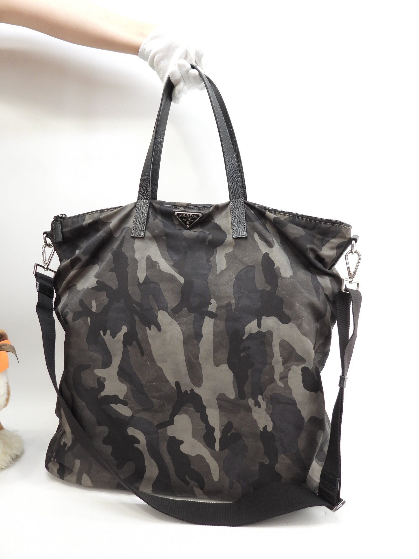 Prada borsa tote Saffiano/Nylon grigio nero mimetico da uomo con tracolla @ 1