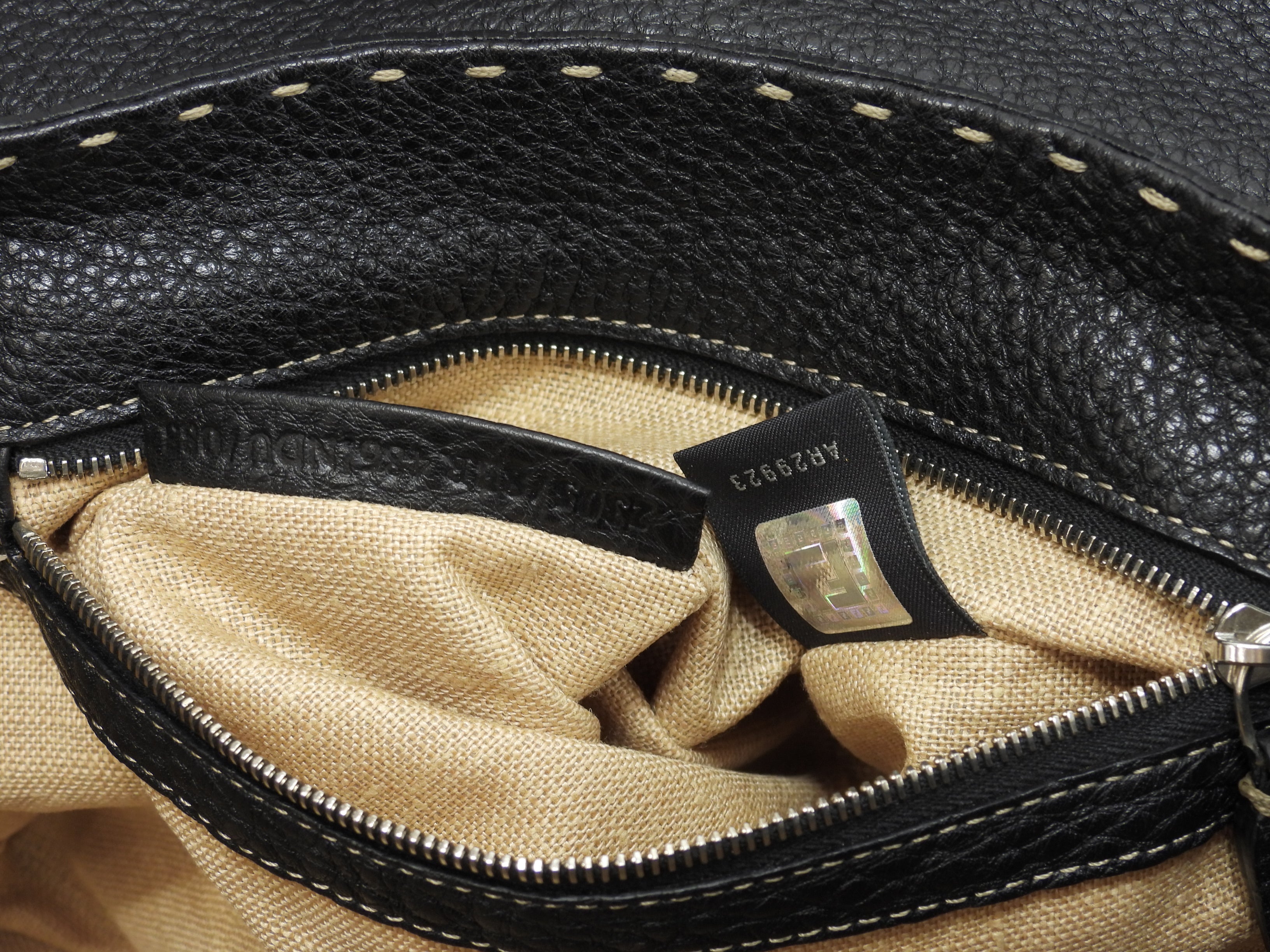 Fendi Mini Linda in pelle Selleria nera, hardware argento, borsa a mano piccola, pari al nuovo @ 24