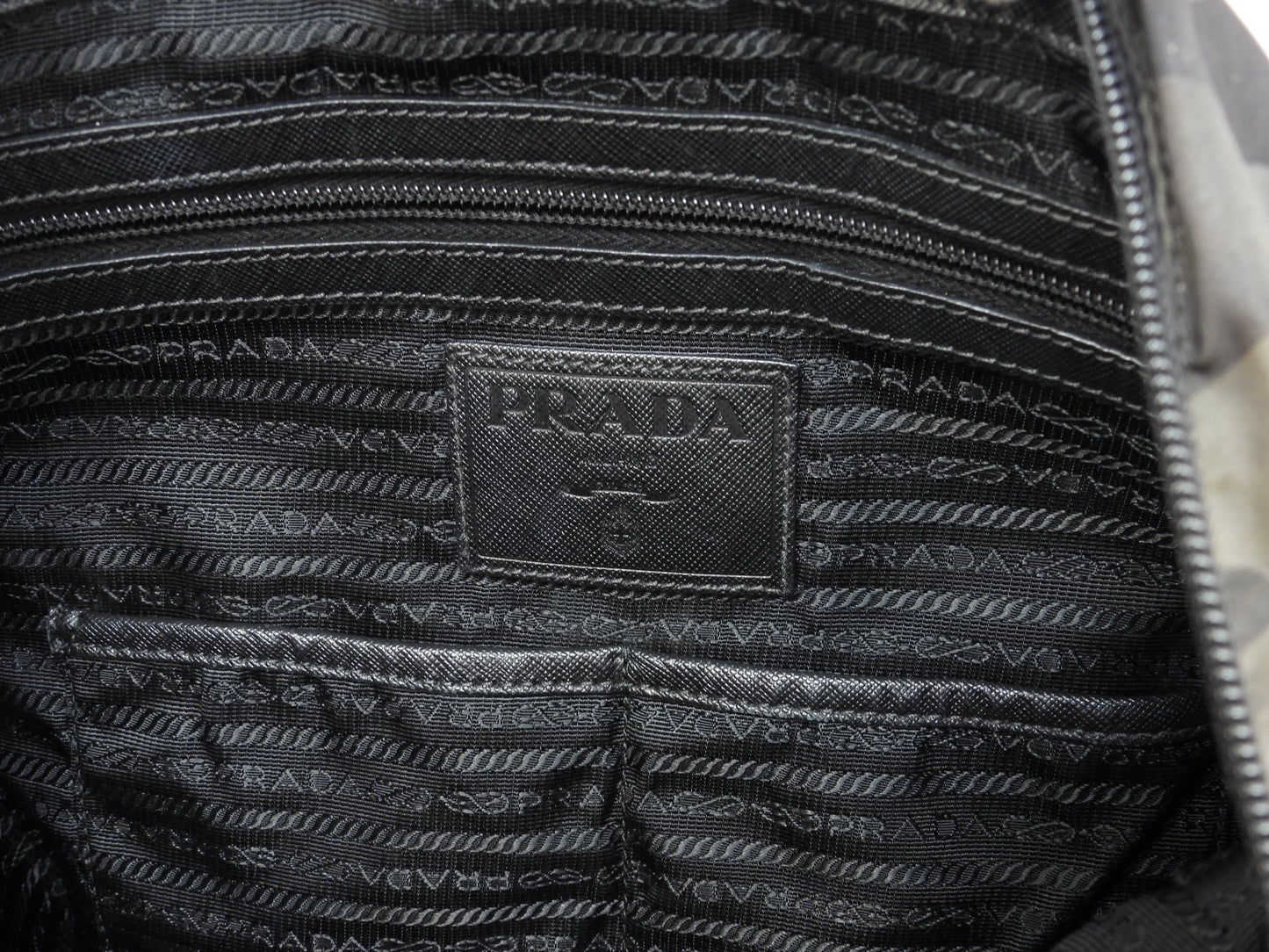 Prada borsa tote Saffiano/Nylon grigio nero mimetico da uomo con tracolla @ 1