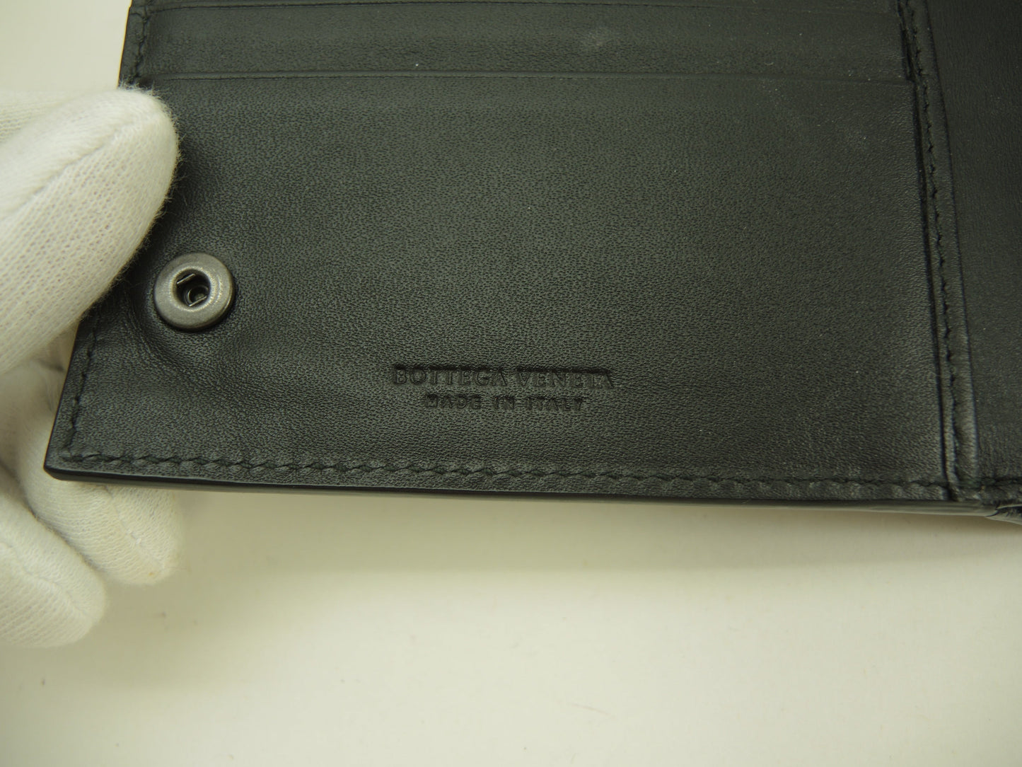 Bottega Veneta, portafoglio a due ante, pelle nera intrecciata, portafoglio compatto @B02598050U