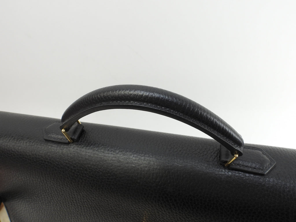Hermès Kelly Depeches 38 Ardenne Nera, hardware oro, cartella @ 1
