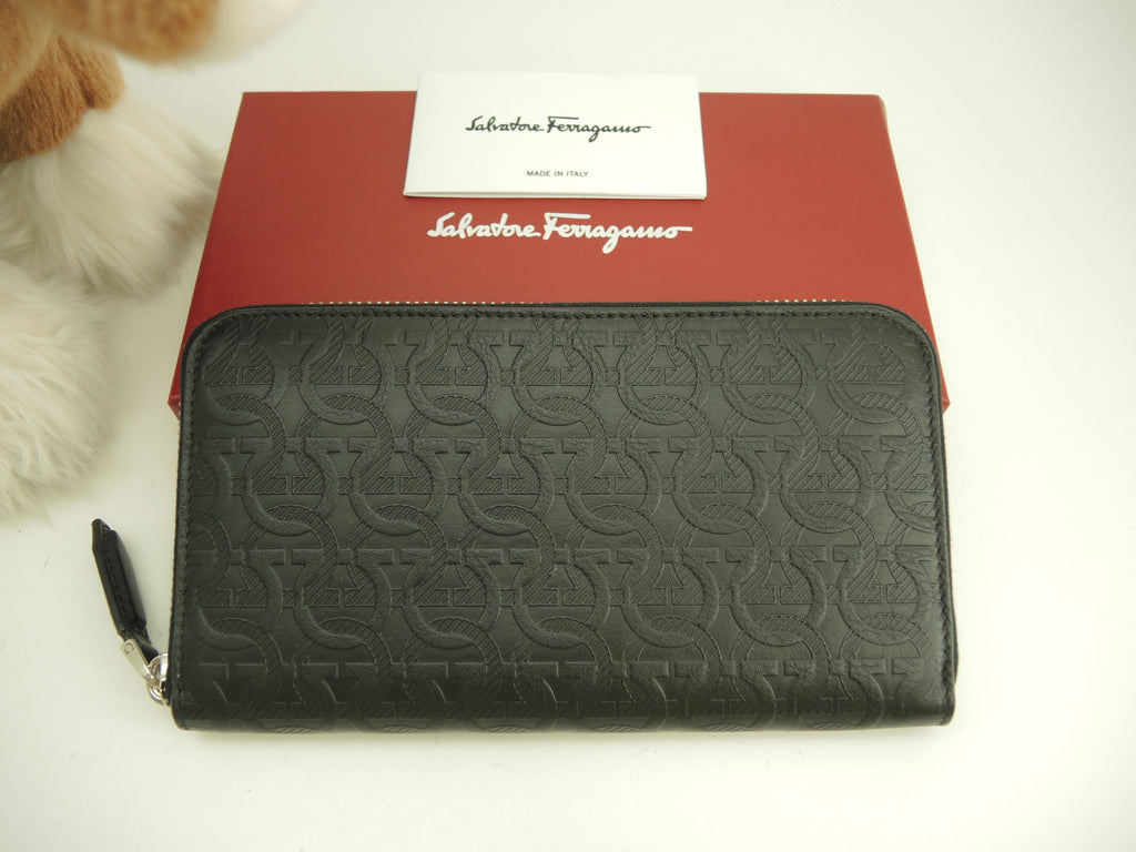 Salvatore Ferragamo Portafoglio lungo Gancini in pelle nera Nuovo @IY-66A649