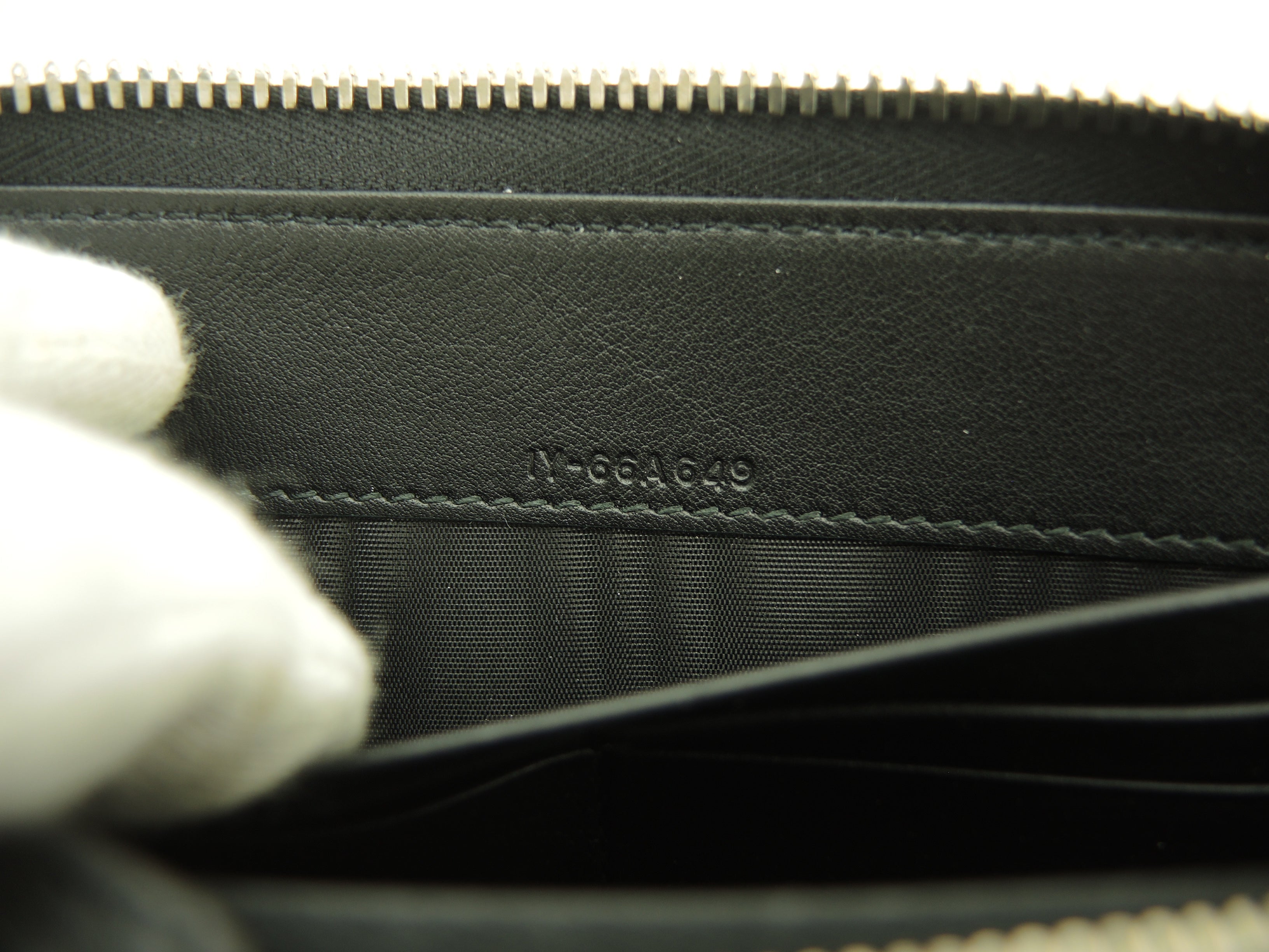 Salvatore Ferragamo Portafoglio lungo Gancini in pelle nera Nuovo @IY-66A649